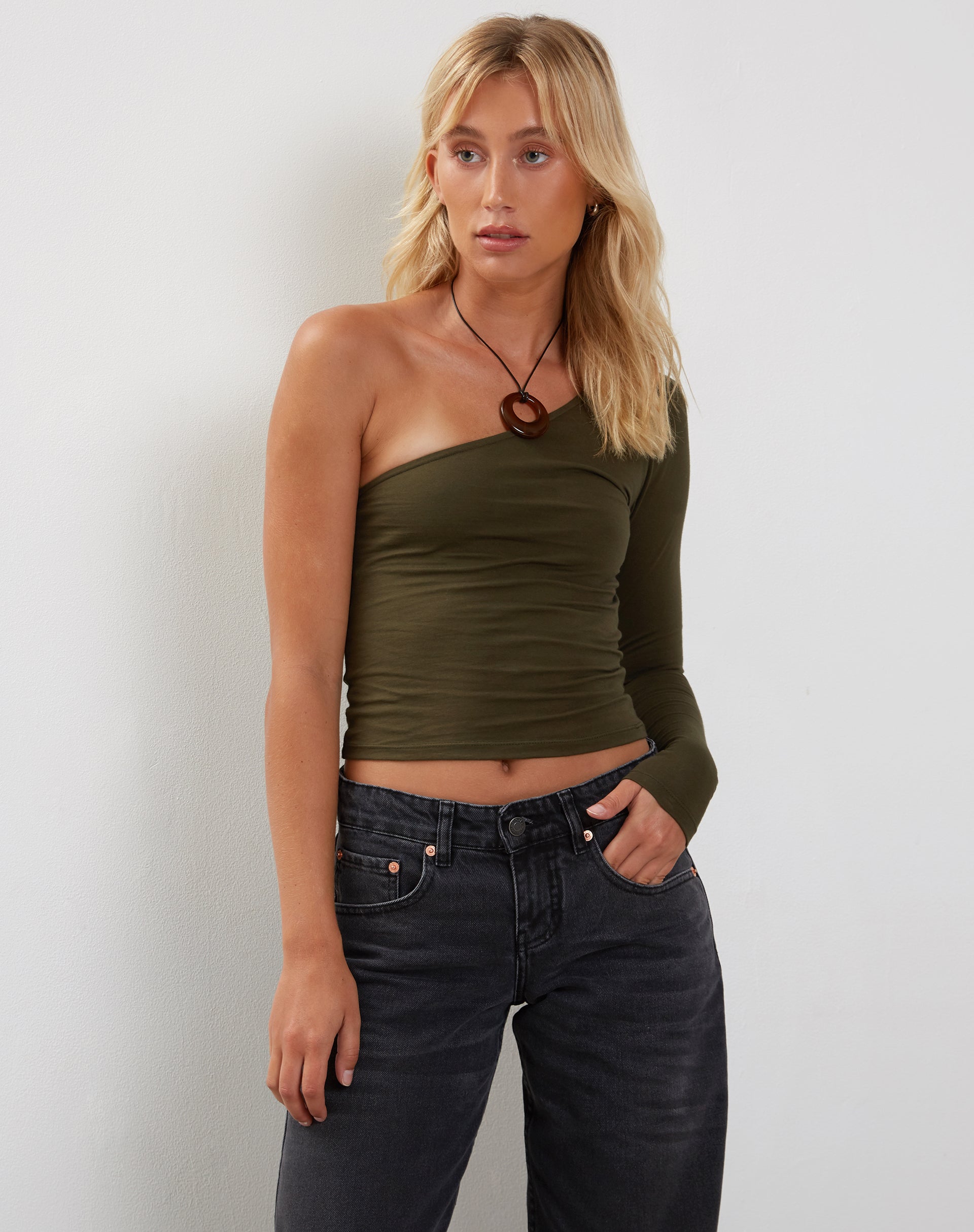 Imagen de Bayge One Shoulder Top en Oliva