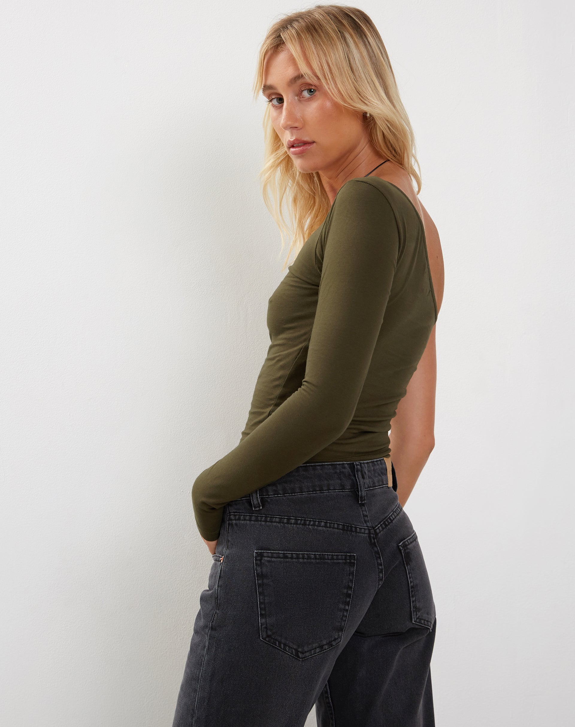 Imagen de Bayge One Shoulder Top en Oliva