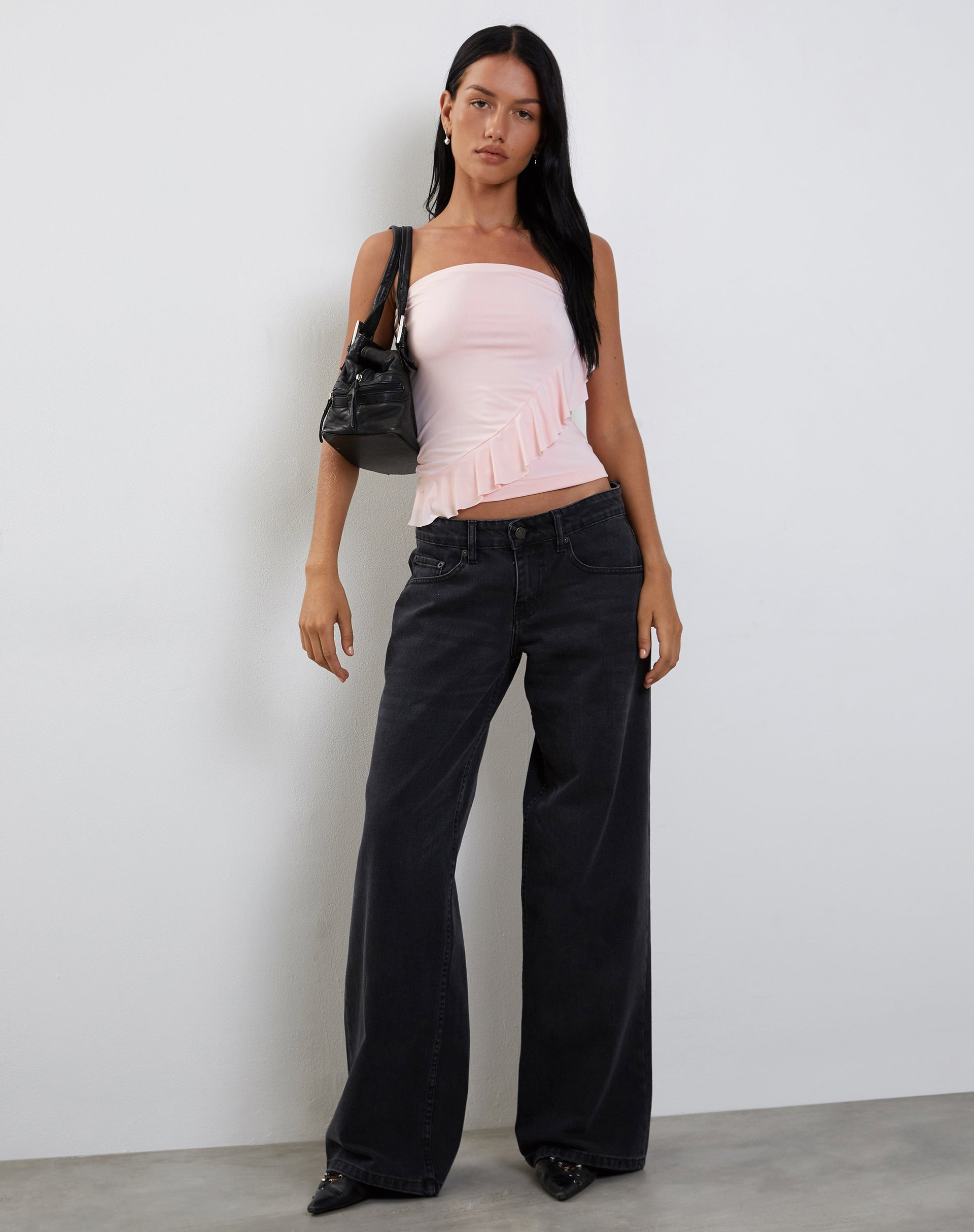 Imagen de Baylin Ruffle Bandeau Top en Baby Pink