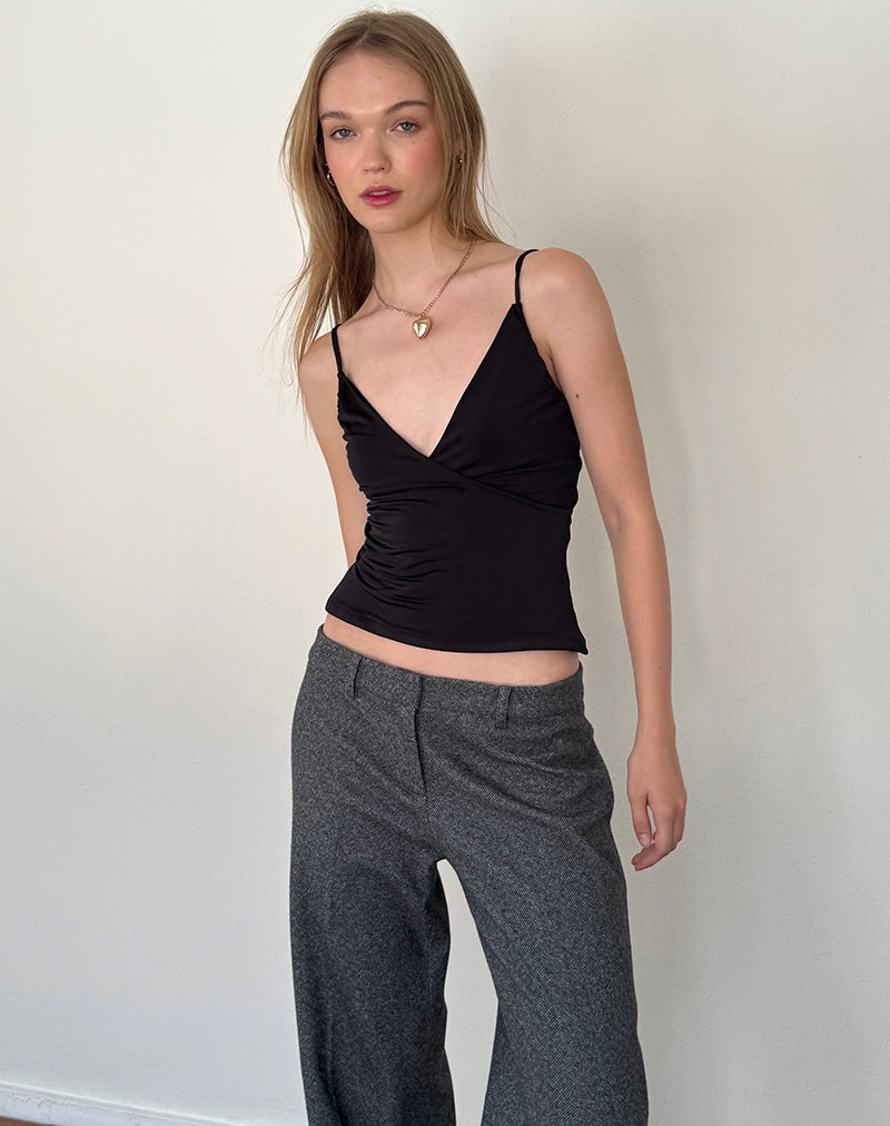 Imagen de Bea Slinky Cross Front Top en Negro