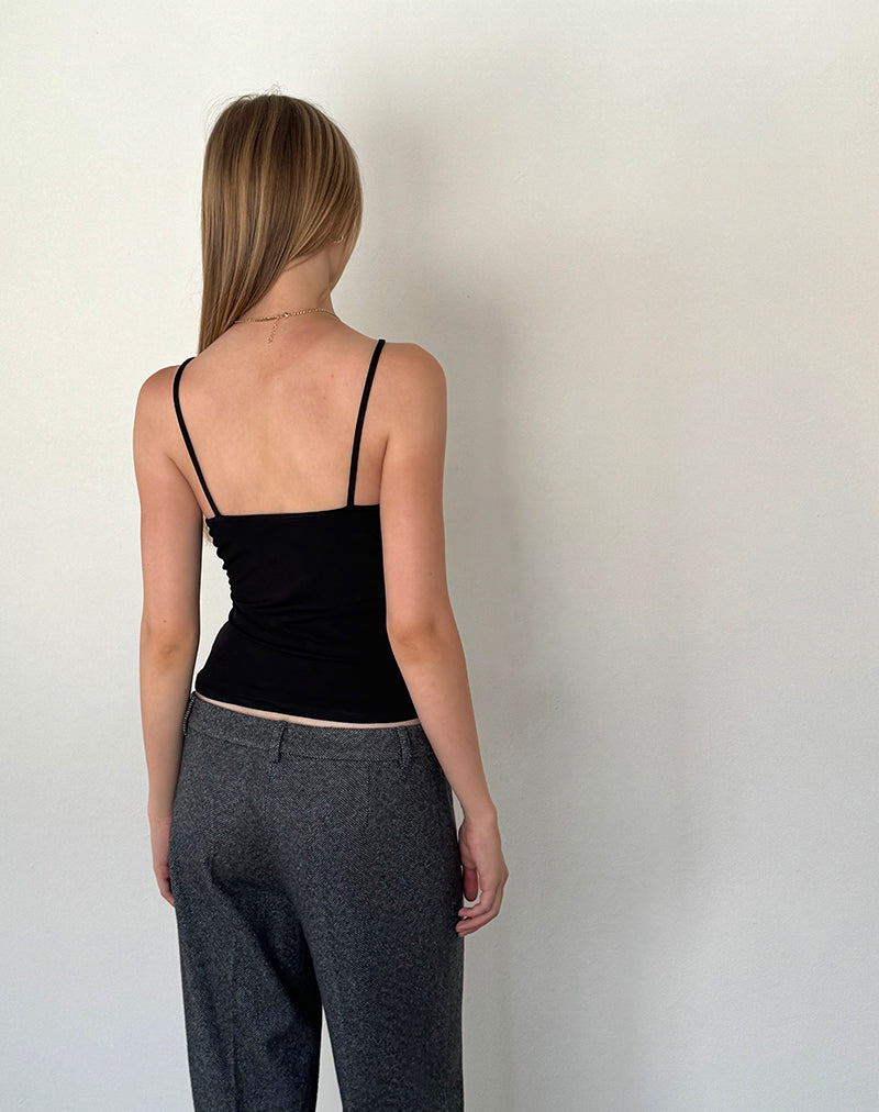 Imagen de Bea Slinky Cross Front Top en Negro