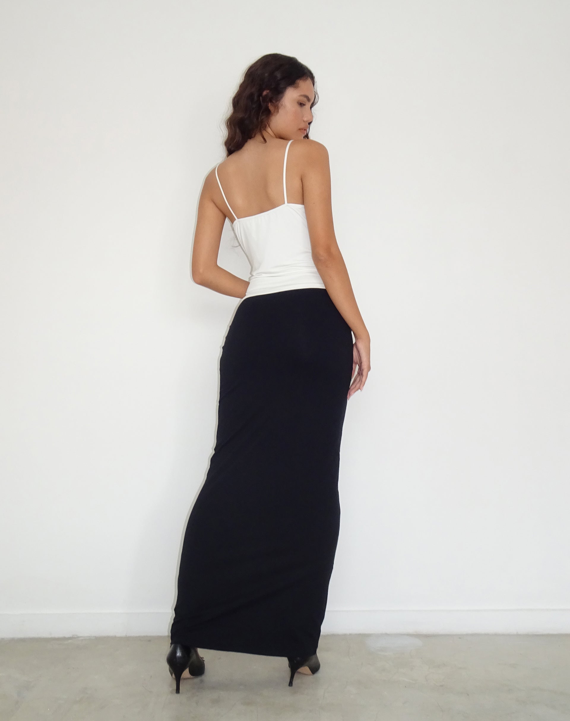 Imagen de Tsuna Maxi Falda en Negro