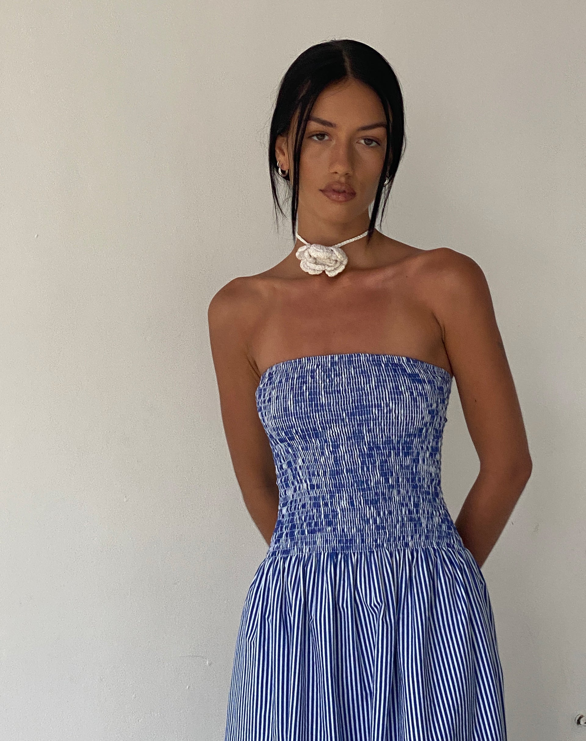 imagen de MOTEL X JACQUIE Beleame Bandeau Midaxi Dress in a Blue Striped Poplin