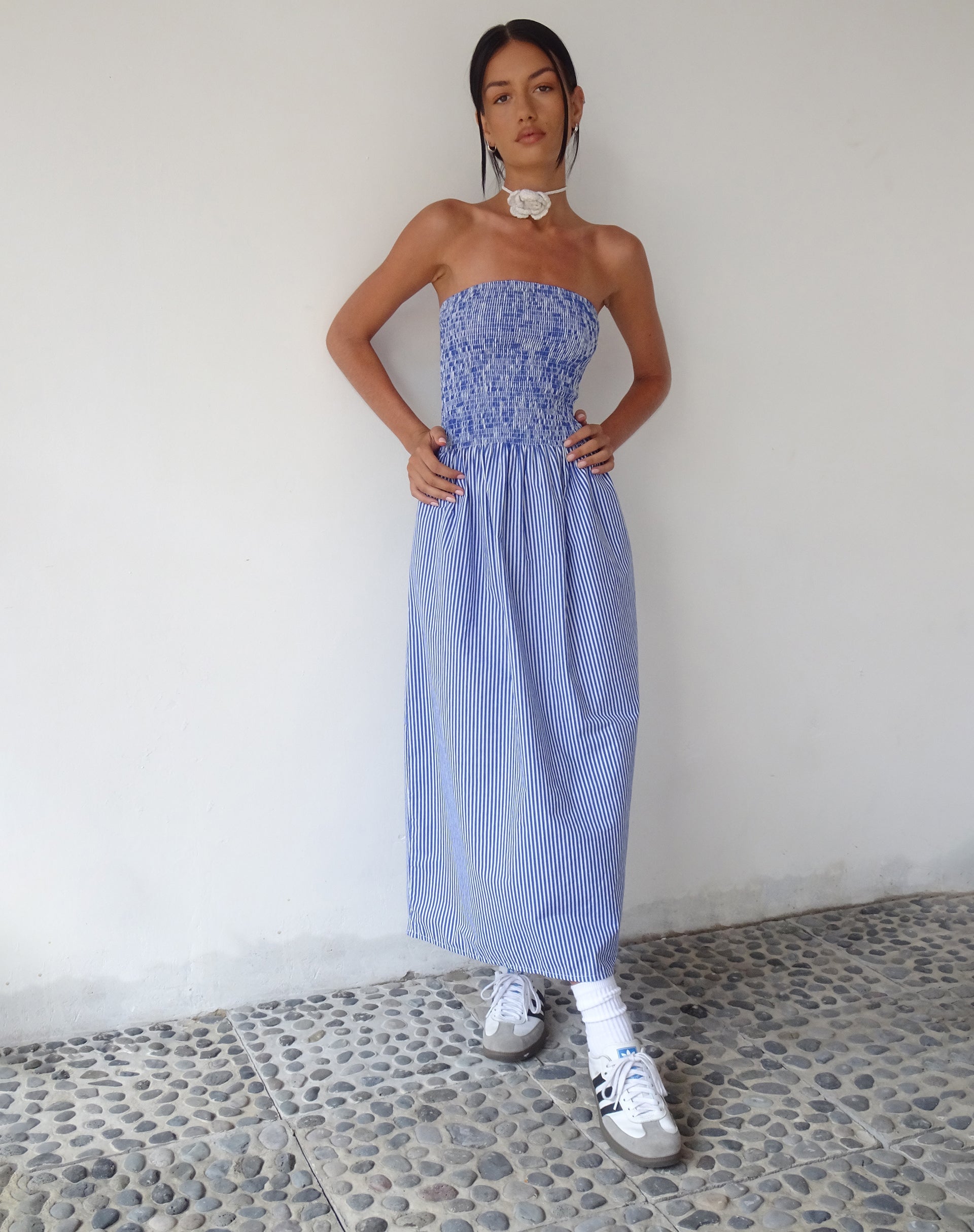 imagen de MOTEL X JACQUIE Beleame Bandeau Midaxi Dress in a Blue Striped Poplin