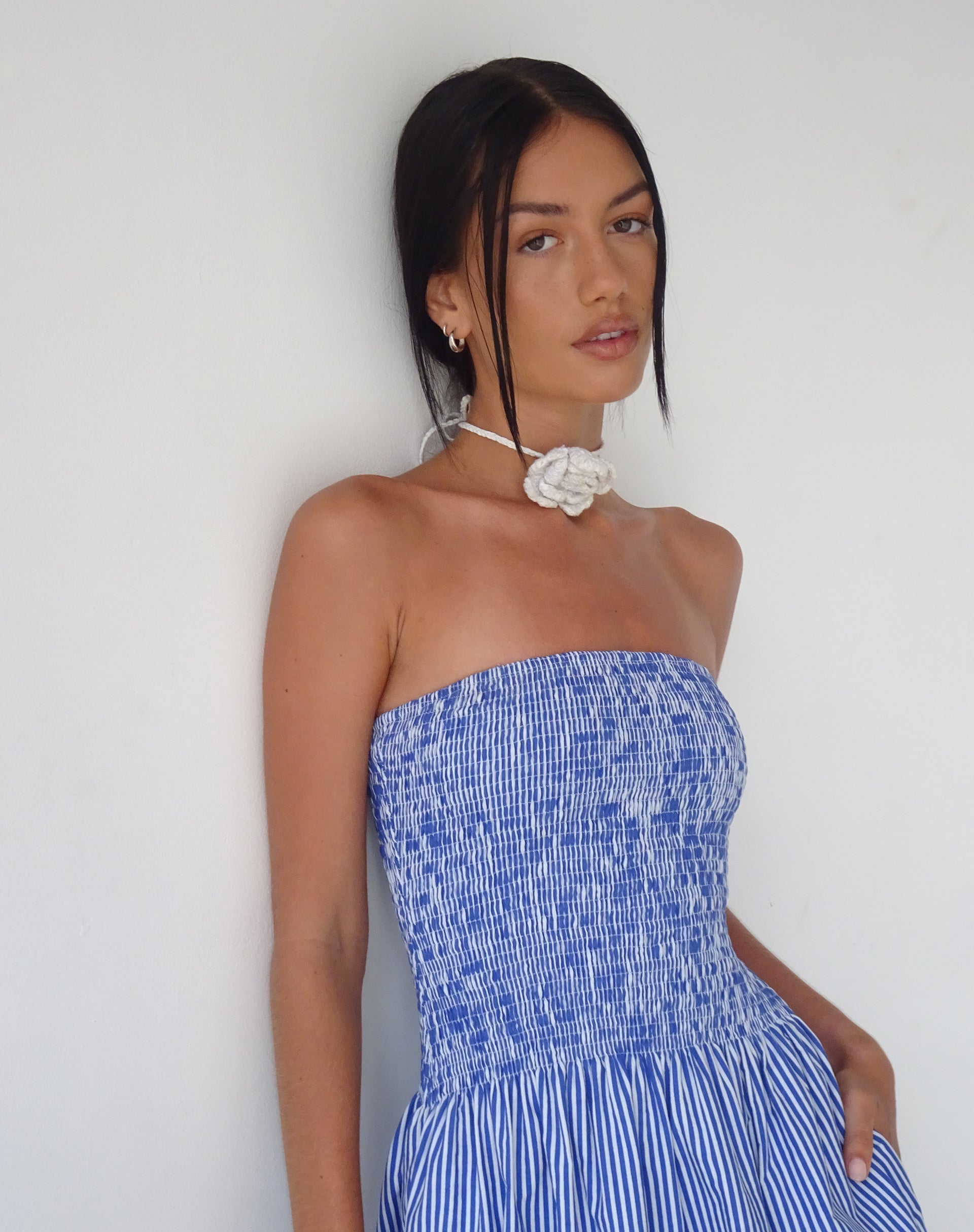 imagen de MOTEL X JACQUIE Beleame Bandeau Midaxi Dress in a Blue Striped Poplin