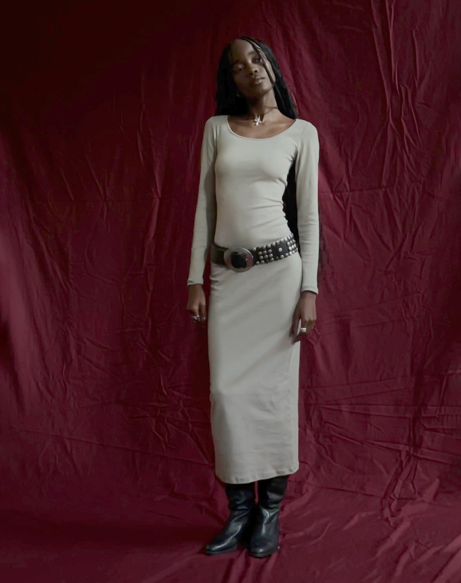 Imagen de Belila Maxi Vestido de Manga Larga en Gris Salvia
