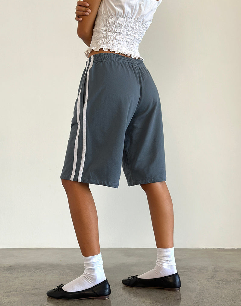 Imagen de Bena Short en azul espejismo con raya blanca