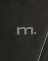 Oliva con bordado "M".