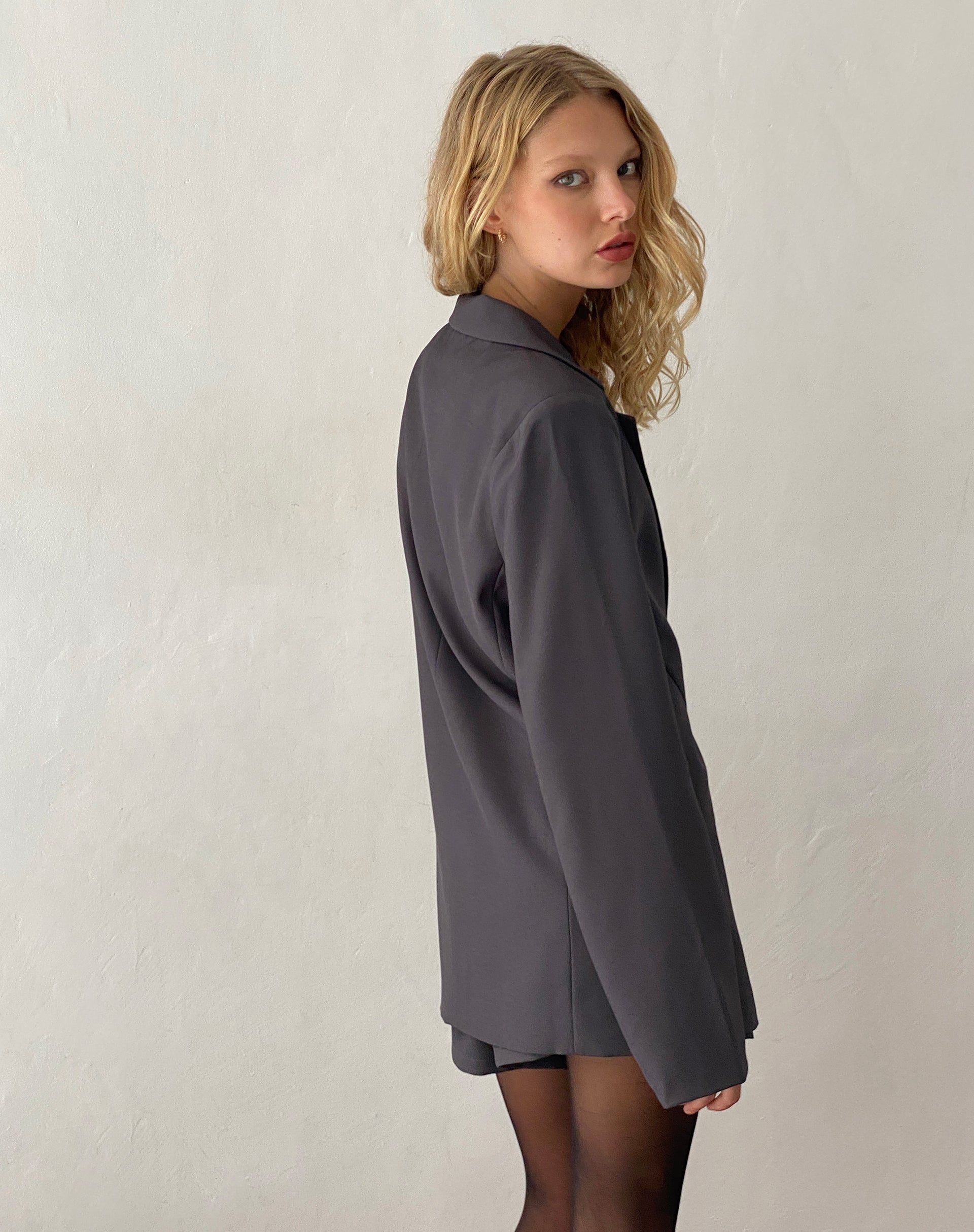 Imagen de Besta Single Button Blazer en Dark Charcoal