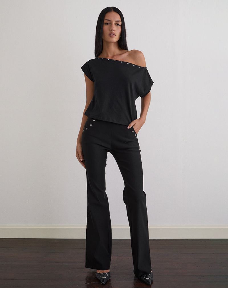 Top Bizzy en Jersey Negro con Tachuelas