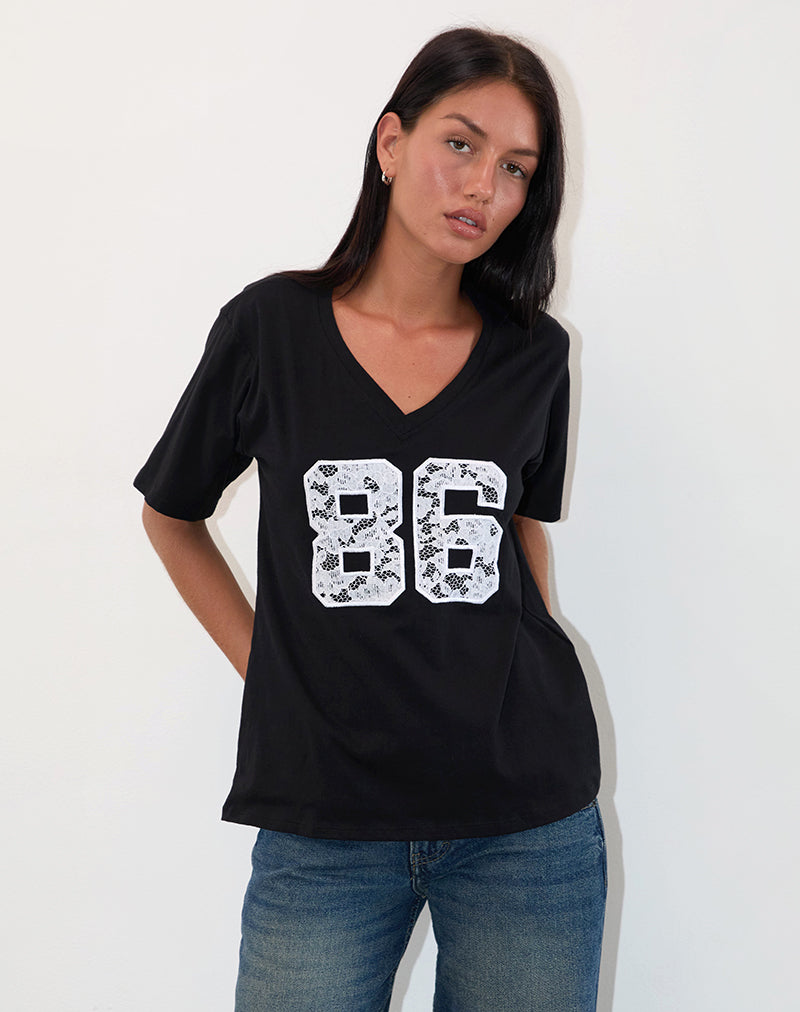 Blaine Oversized Tee en negro con 86 bordados de encaje blanco