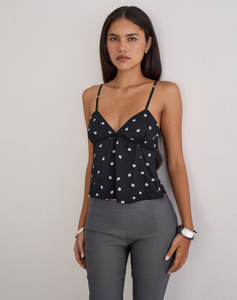 Imagen del top Bluesa Cami en negro con estampado Ditsy Rose