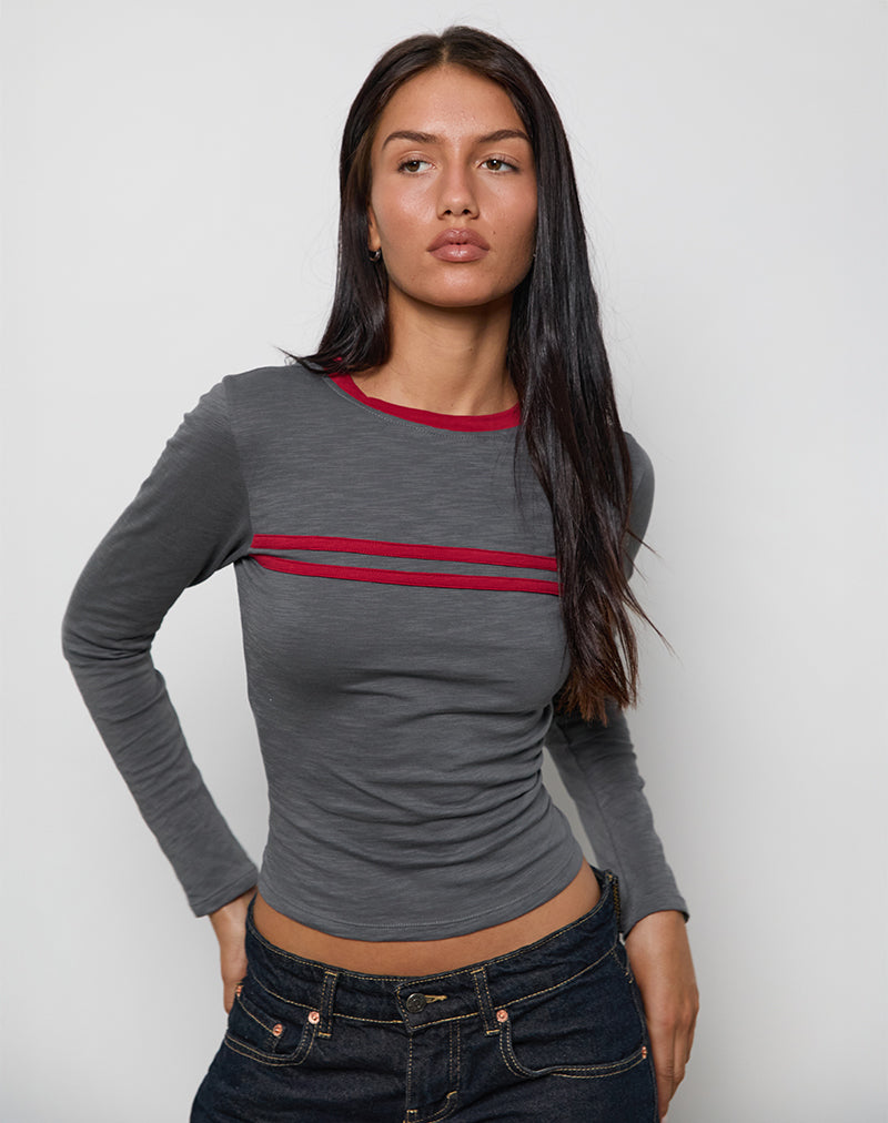 Imagen de Bonjita Camiseta de manga larga en gris tormenta con ribetes en rojo adrenalina
