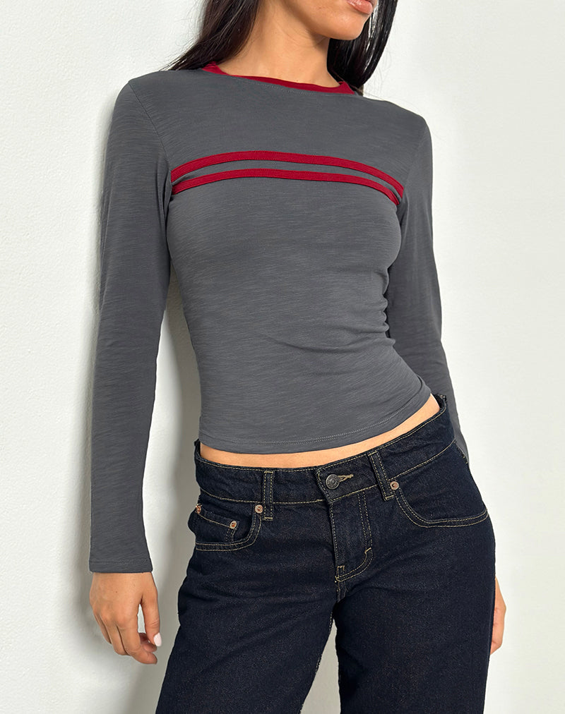 Imagen de Bonjita Camiseta de manga larga en gris tormenta con ribetes en rojo adrenalina