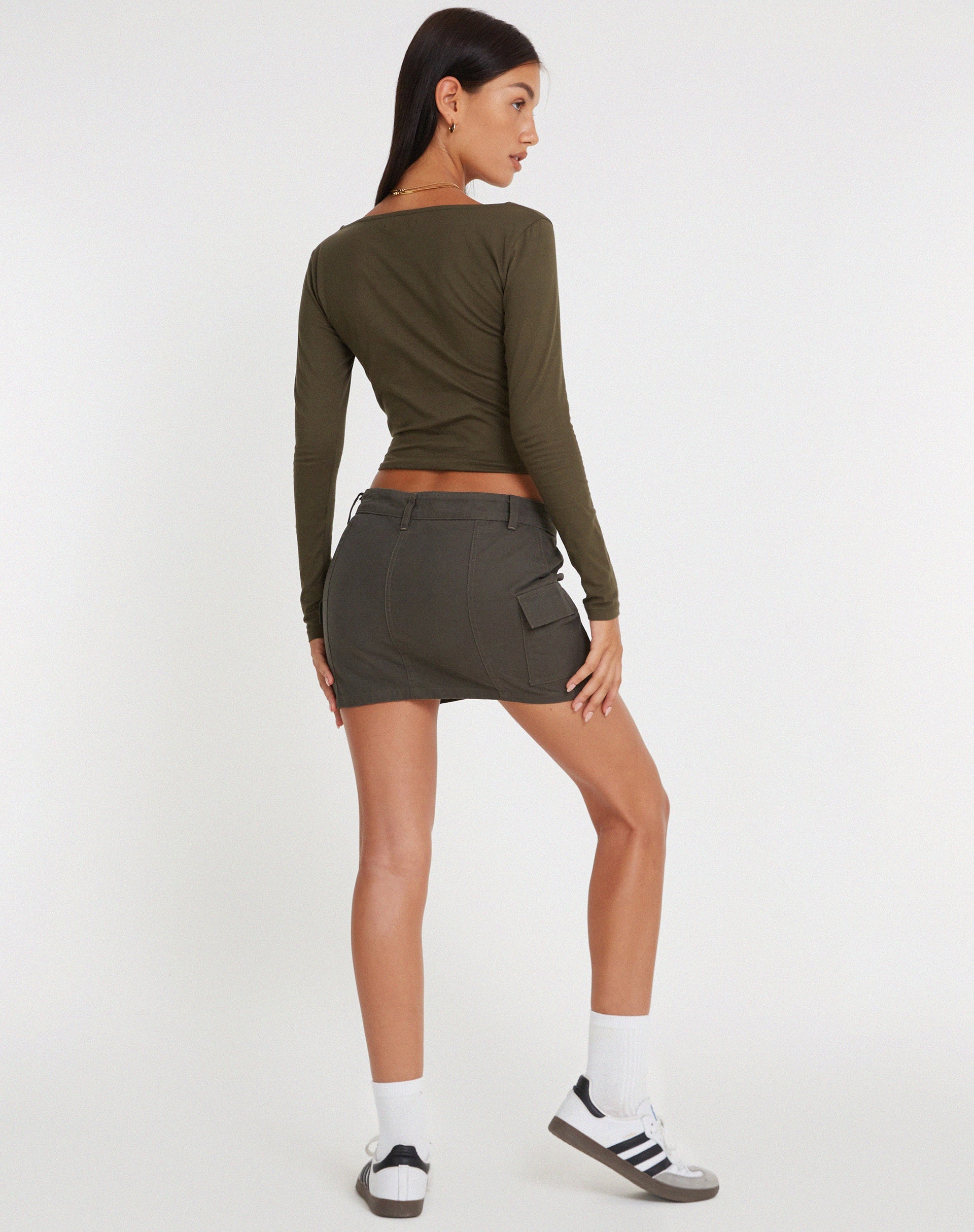 imagen de Bonlo Long Sleeve Top in Olive