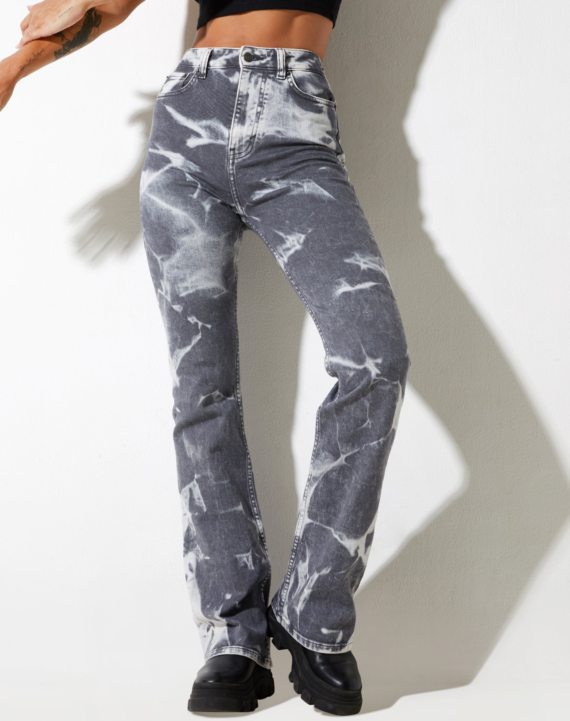 imagen de Bootleg Jeans en Laser Smoke Grey