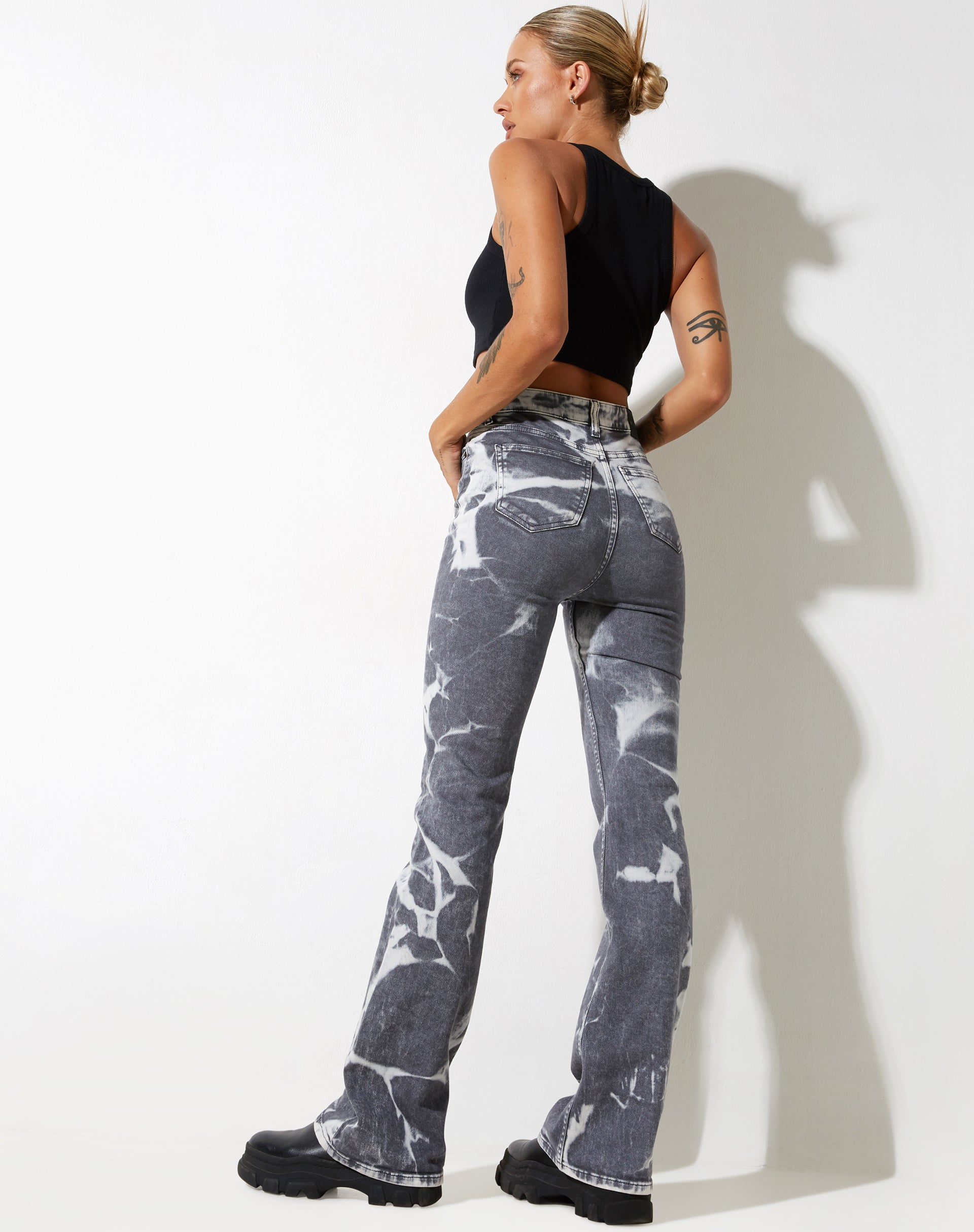imagen de Bootleg Jeans en Laser Smoke Grey