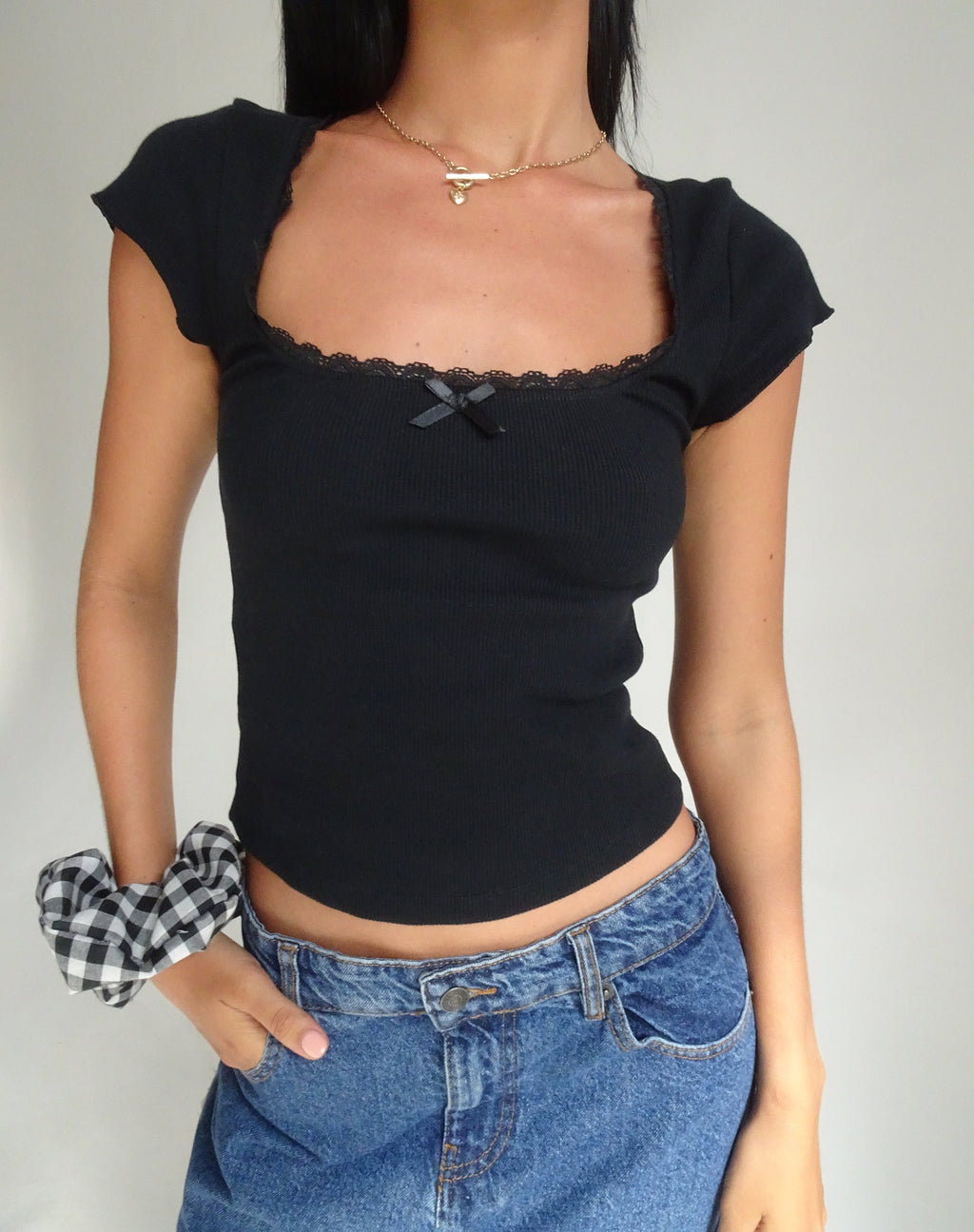 Camiseta de manga casquillo Bovillo en punto elástico negro
