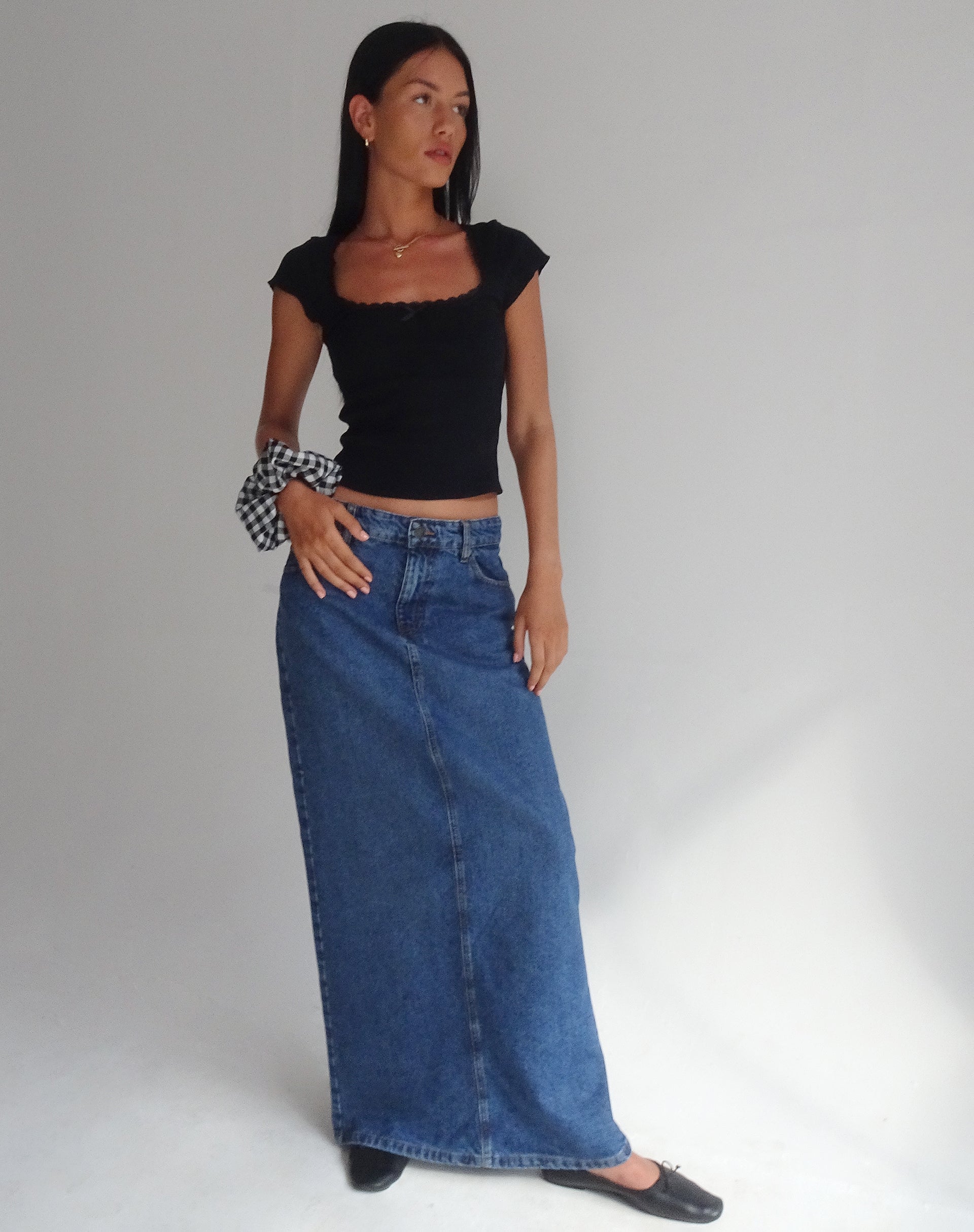 Imagen de Bovillo Cap Sleeve Top en punto elástico negro