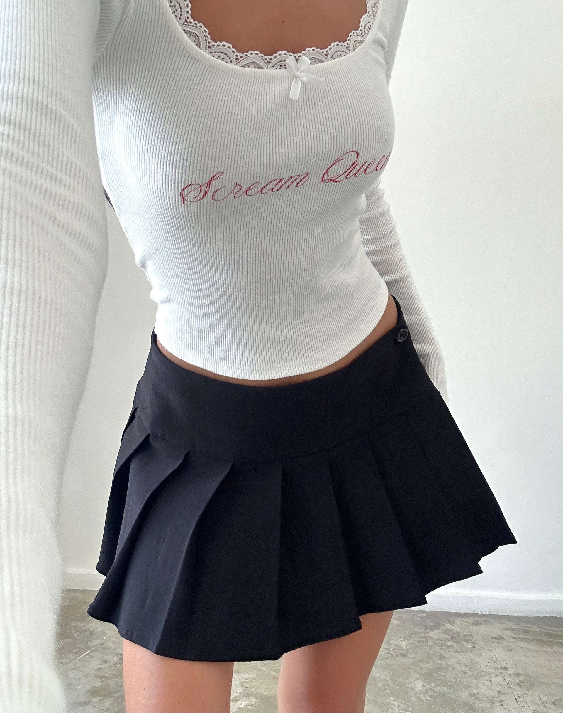 Imagen de Bovita Camiseta de manga larga en blanco roto con gráfico Scream Queen