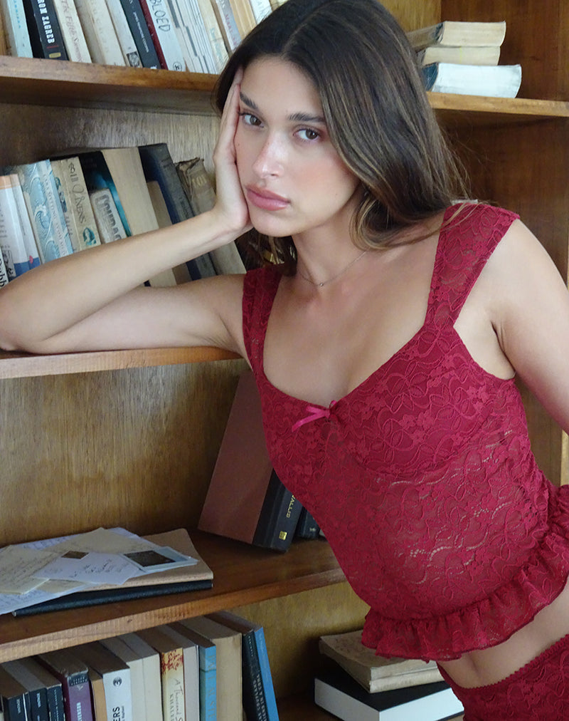 Imagen de Brietta Cami Top de encaje rojo intenso