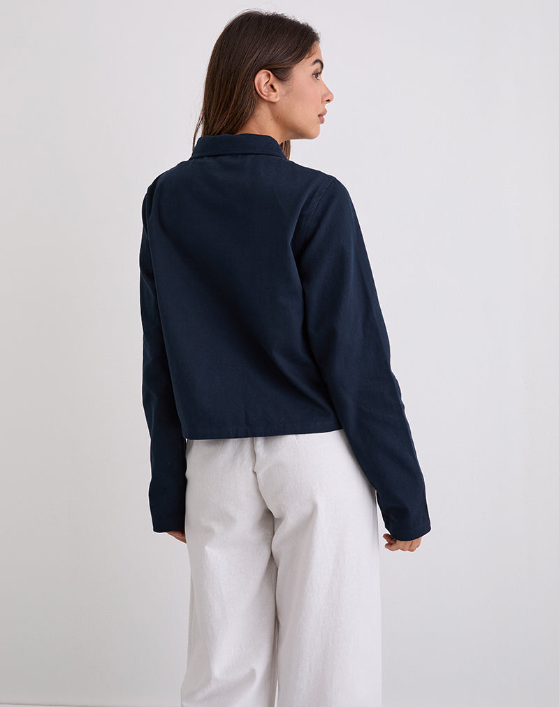 Imagen de la chaqueta Calva Boxy en azul marino oscuro