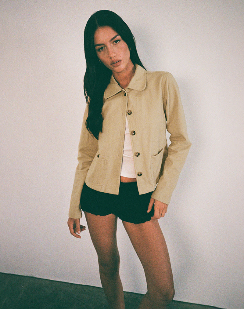 Imagen de la chaqueta Calva Boxy en color tostado