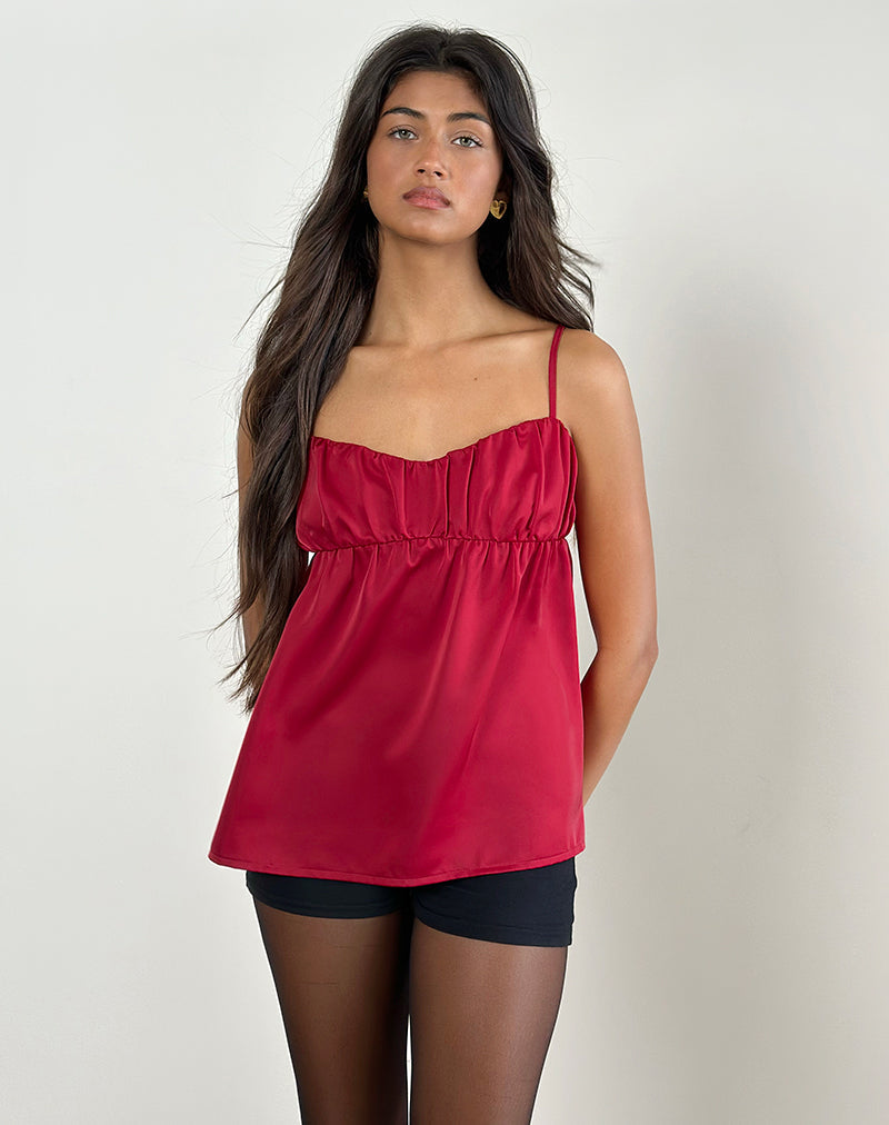 Cami Top Camden en satén rojo