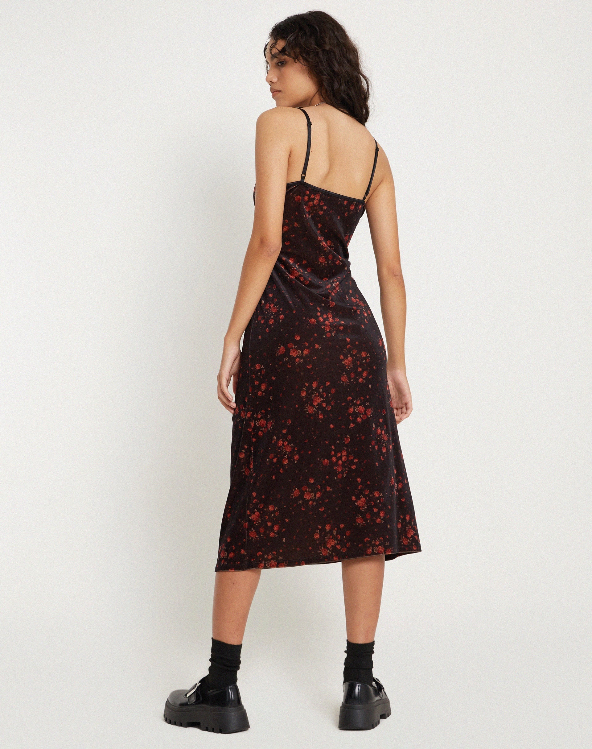 imagen de Camelia Maxi Dress in Rose Cluster Velvet