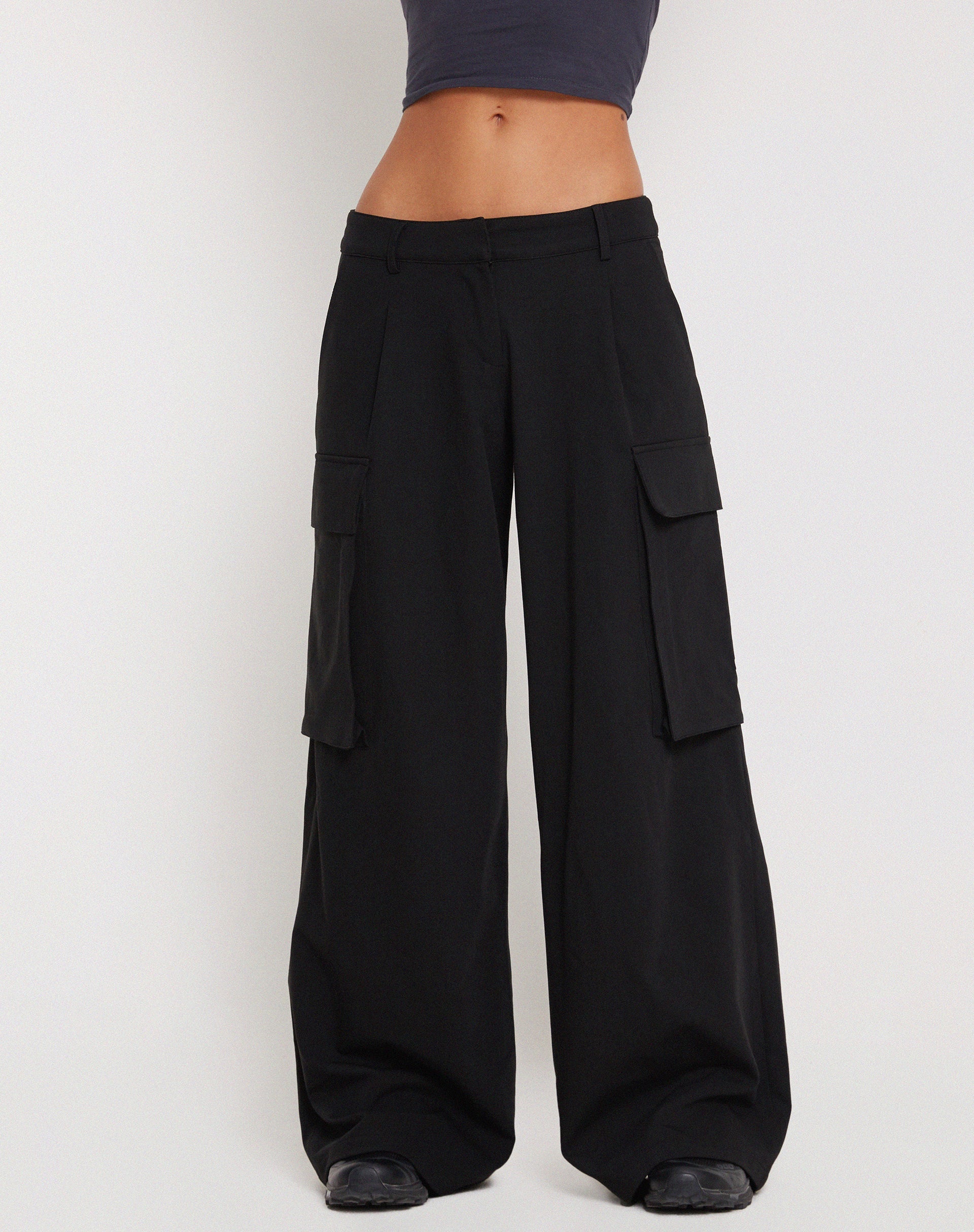 Imagen de Candala Pantalón de pierna ancha en negro