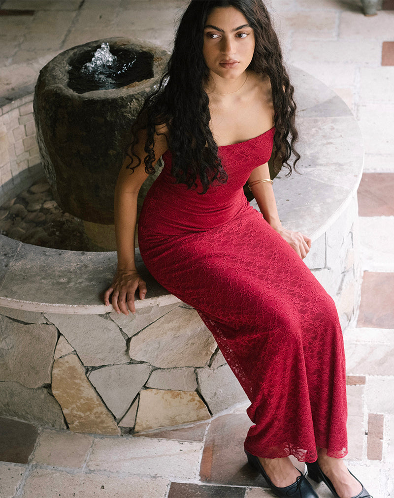 imagen de Cantha Maxi Dress in Mari Lace Red