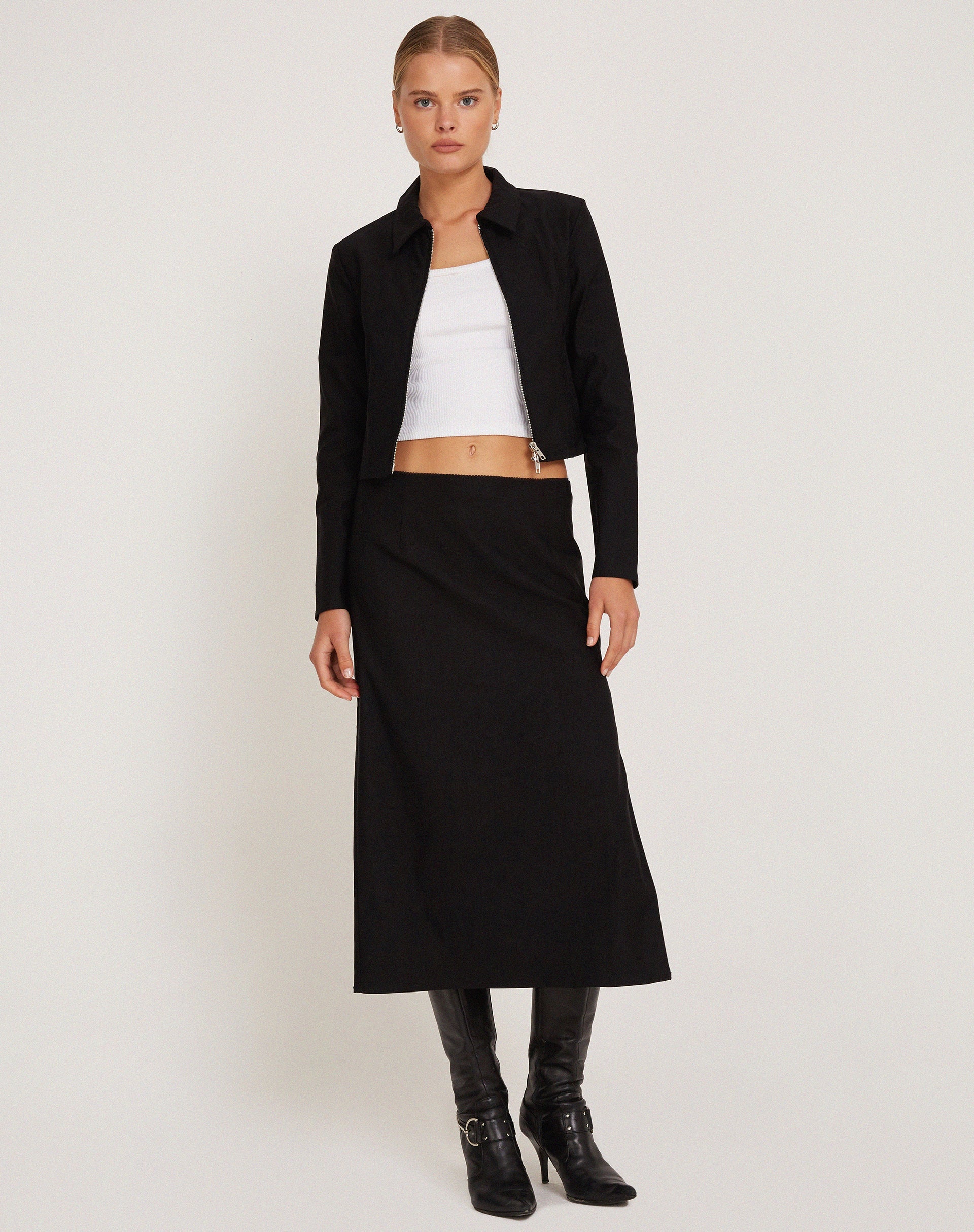 imagen de Carson Cropped Jacket en negro