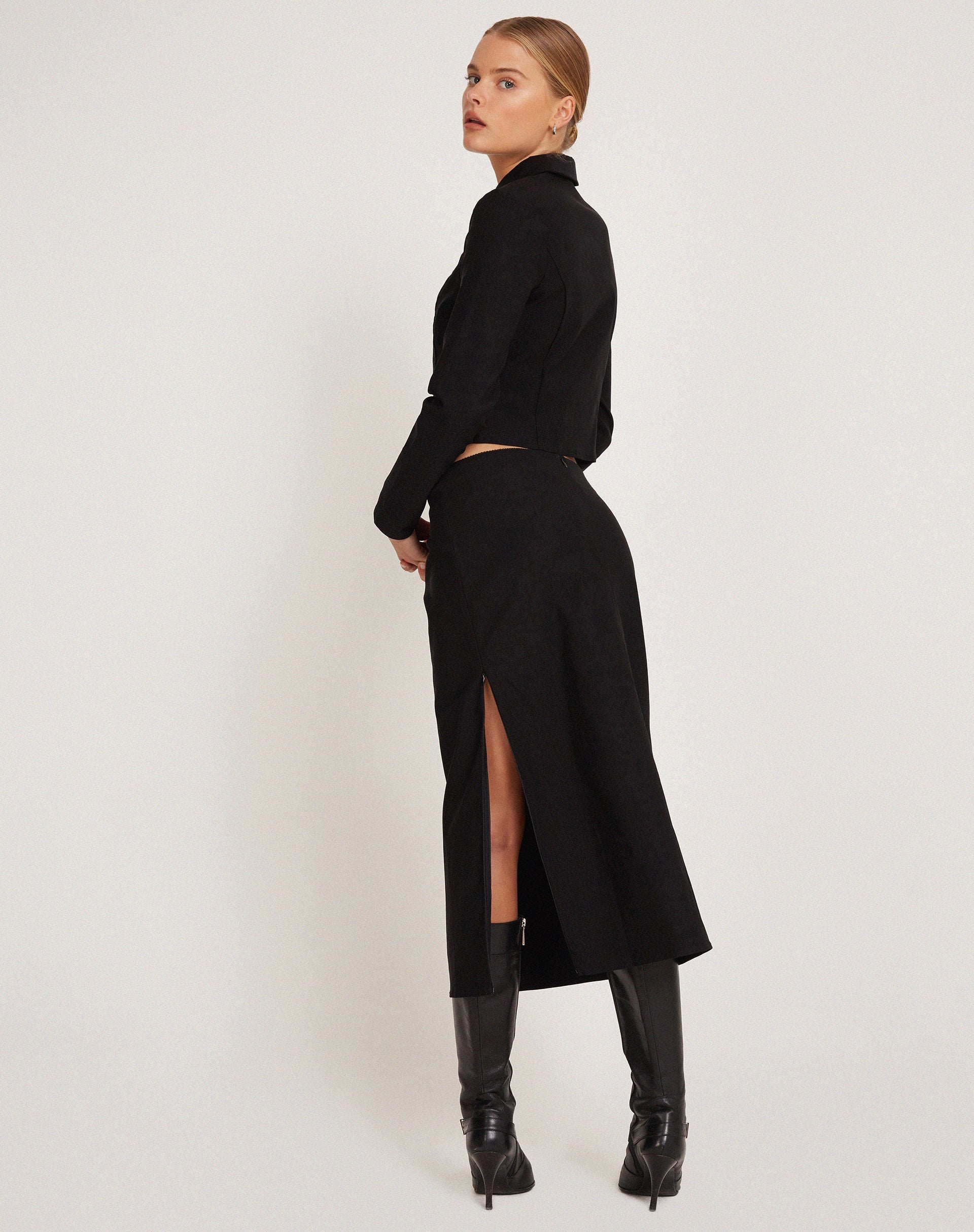 imagen de Carson Cropped Jacket en negro