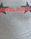 Marga gris con gráfico Motel Rodeo