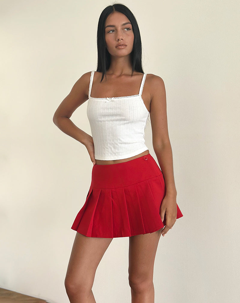 imagen de la minifalda Casini en suave sastrería roja