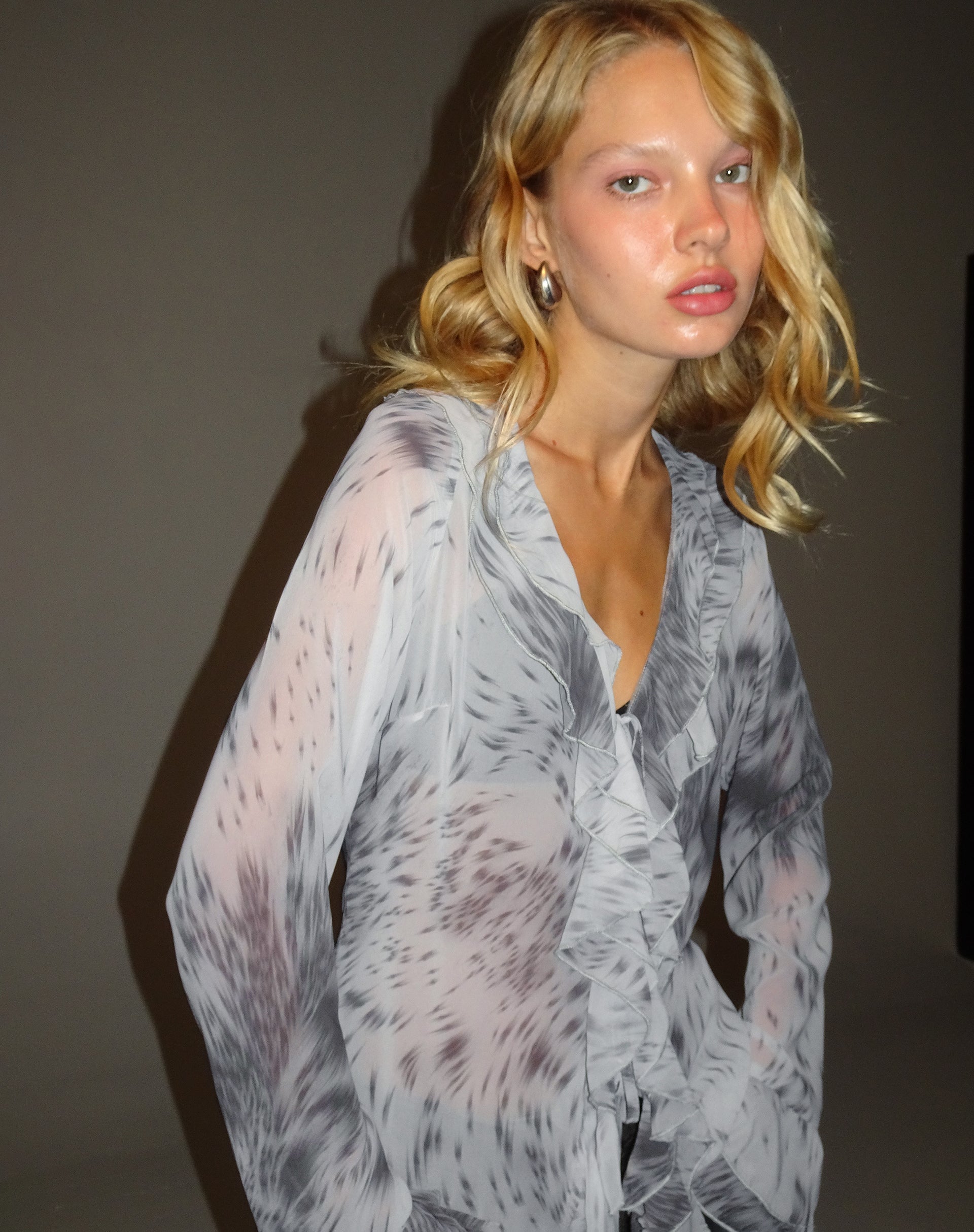 Imagen de Cecelia Ruffle Detail Blouse in Distorted Animal Print