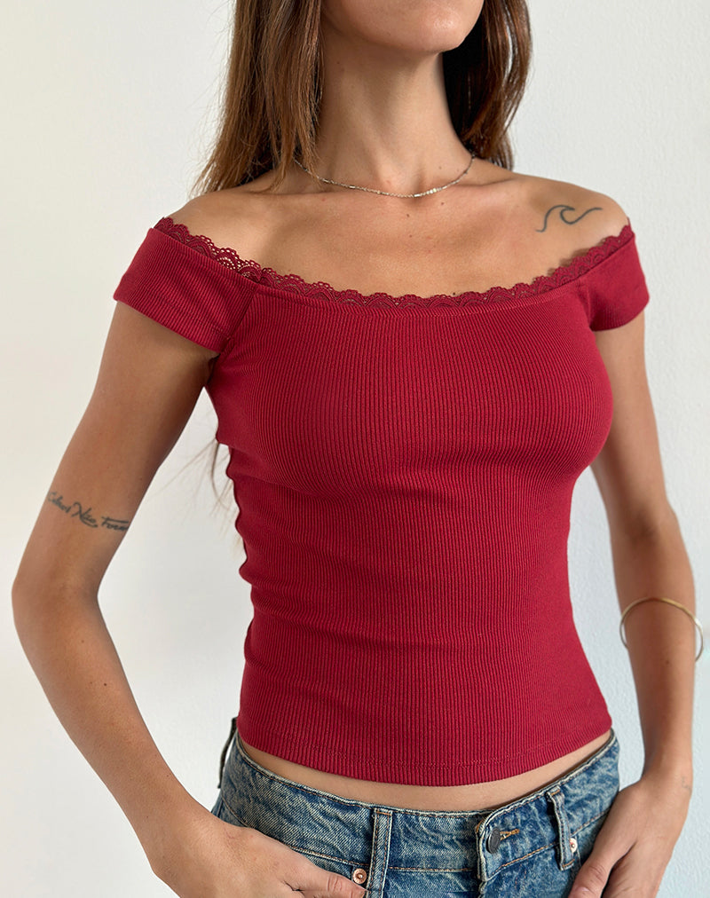 Top de canalé Chacha en rojo adrenalina con ribete de encaje