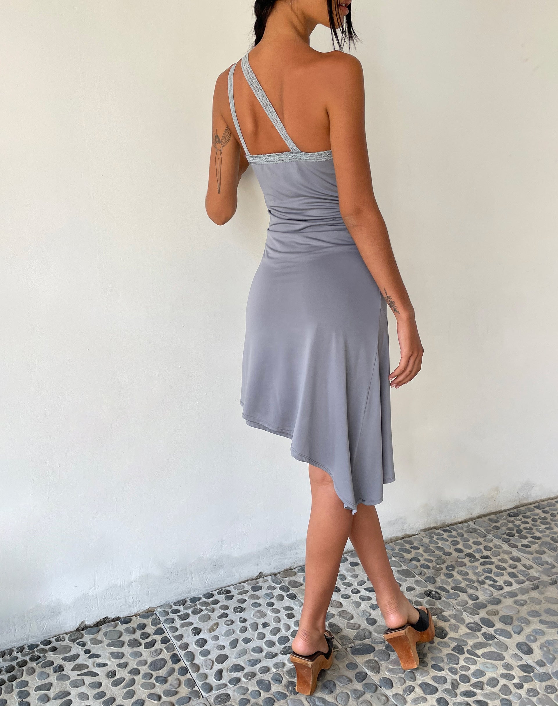 imagen de MOTEL X JACQUIE Chrissy Asymmetric Mini Dress in Slinky Grey