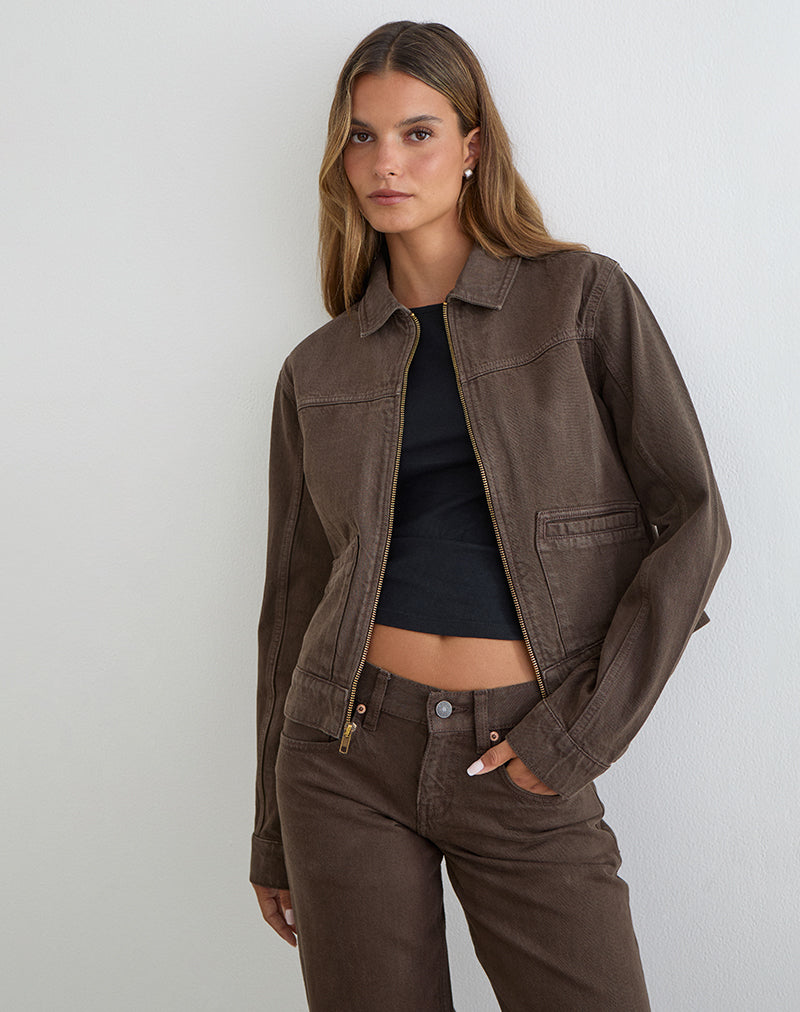 Imagen de chaqueta vaquera marrón con cordón ajustable