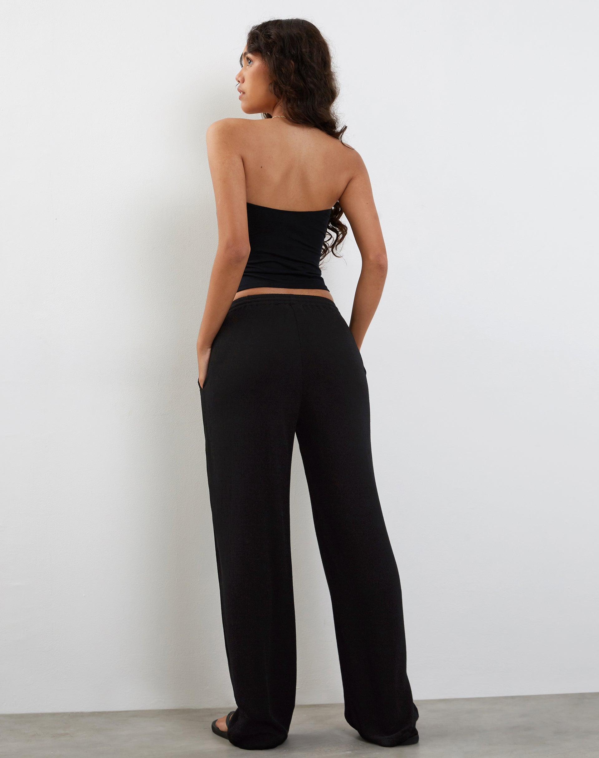 imagen de Cisa Wide Leg Trouser en Crinkle Black