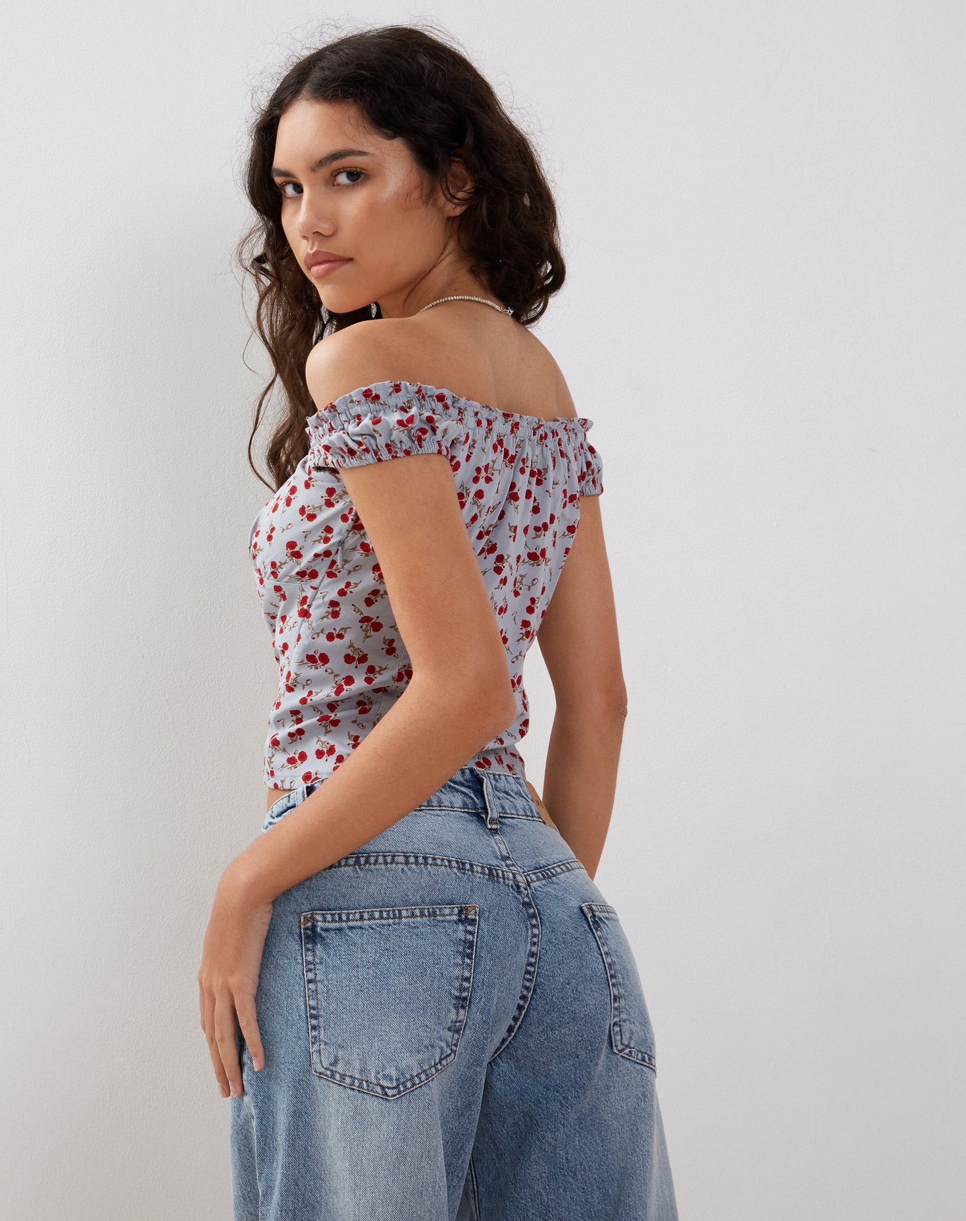 Imagen de Citra Bardot Frill Top en Azul Floral Ditsy