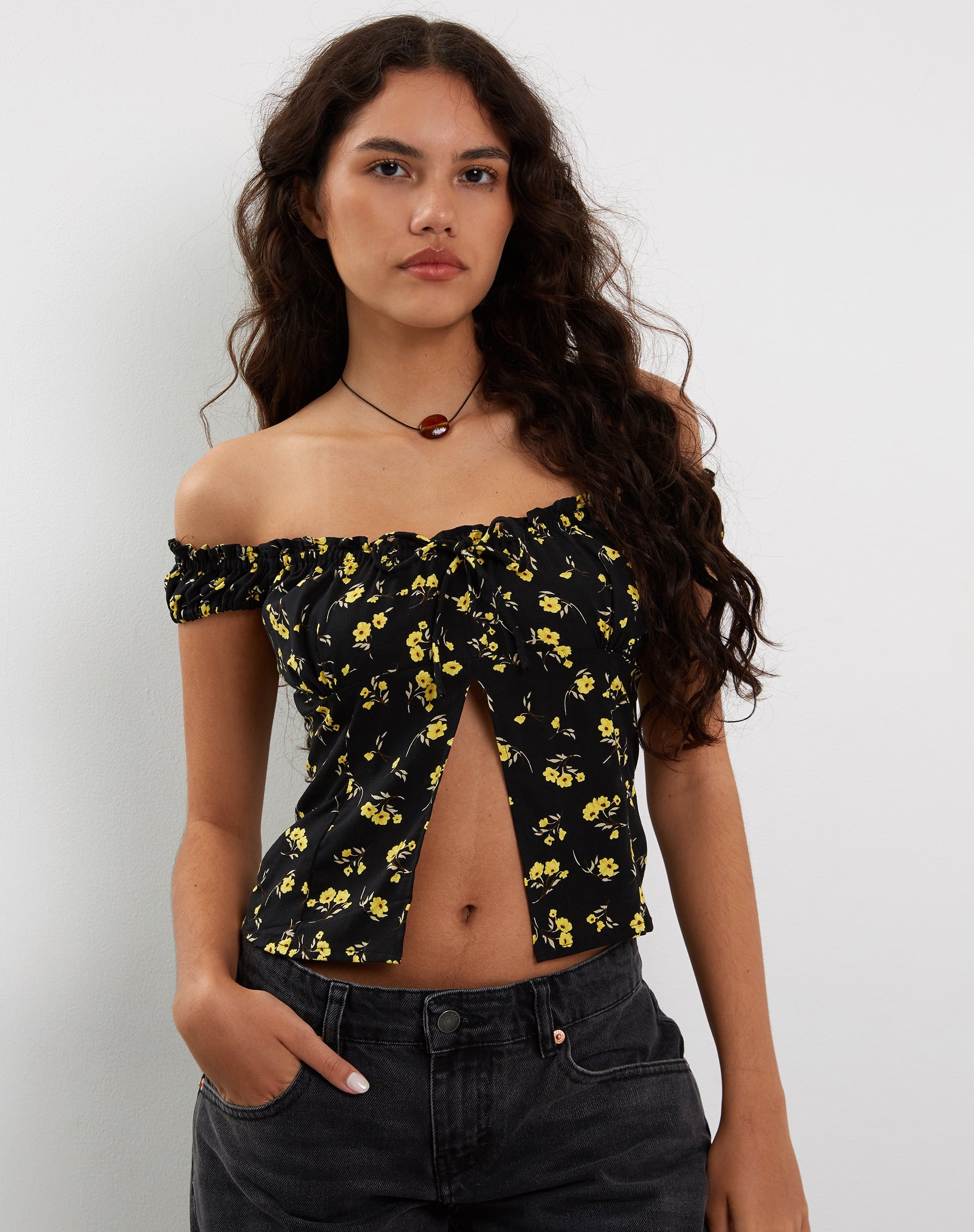 Imagen de Citra Bardot Frill Top en Buttercup Negro Amarillo