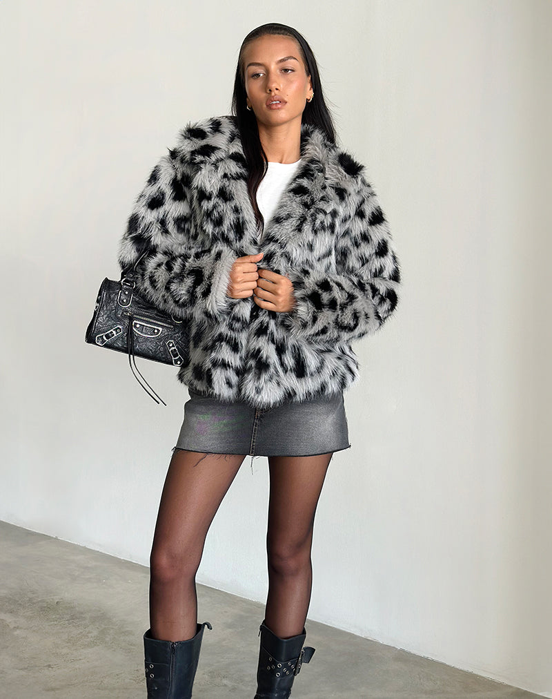 Chaqueta de piel sintética Joji Cropped en leopardo gris
