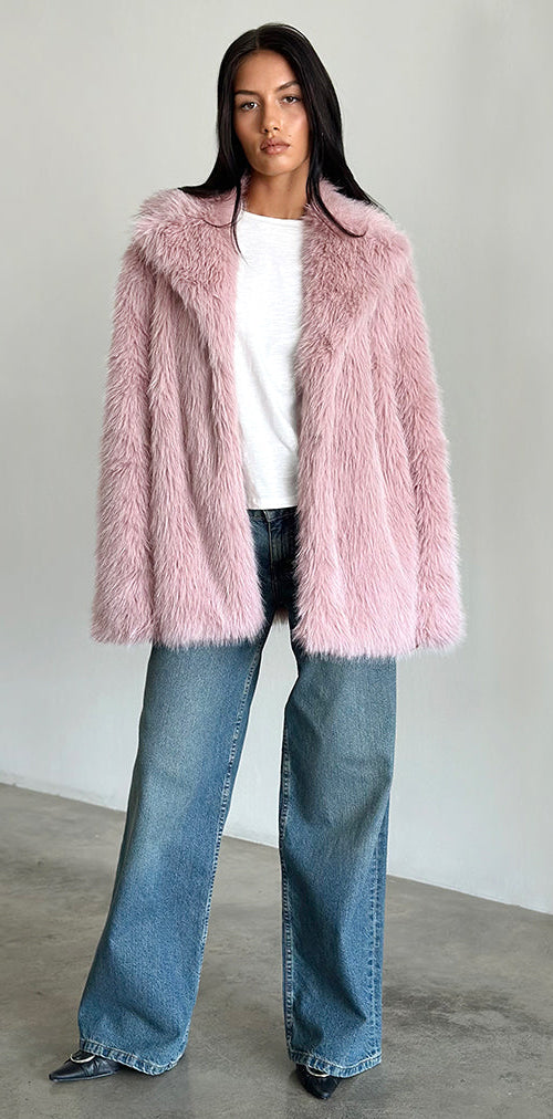 Imagen de la chaqueta Lupita de piel sintética rosa empolvado