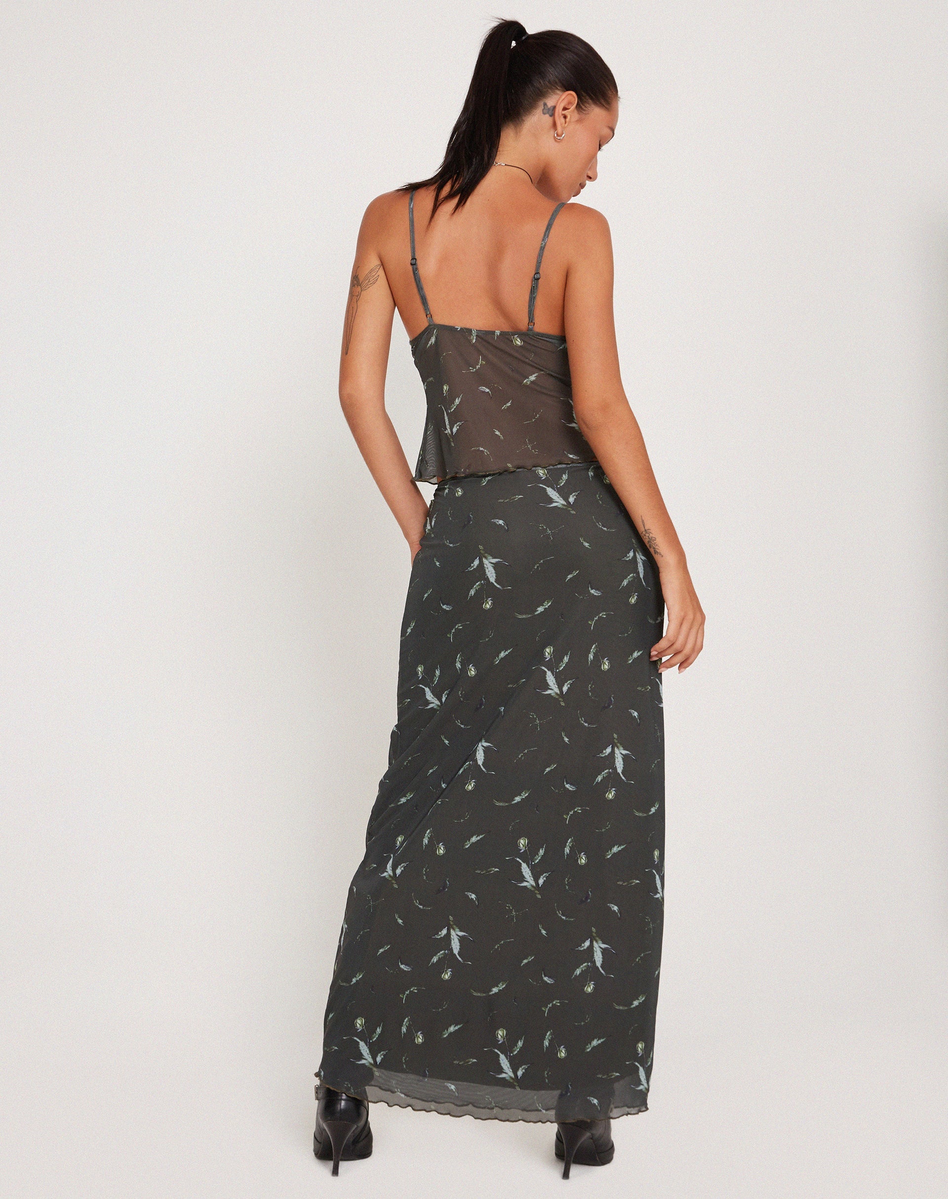 Imagen de Cojira Mesh Butterfly Top in Floral Khaki Silhouette