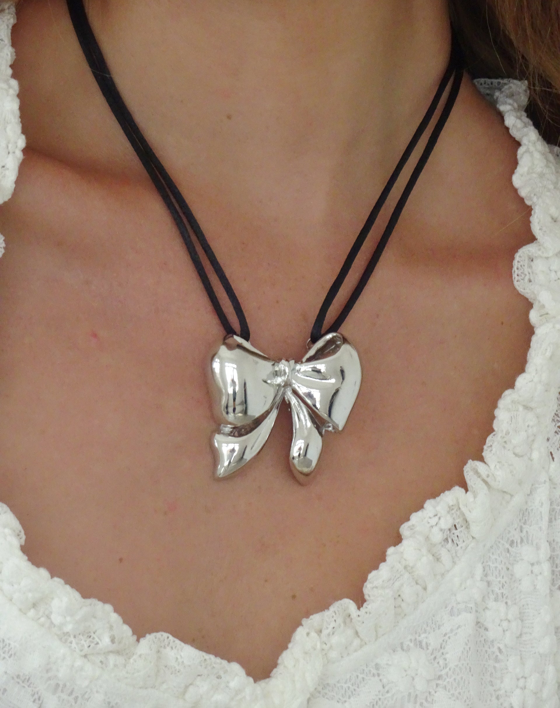 Imagen de Colette Cord Big Bow Necklace de Gemini Jewels