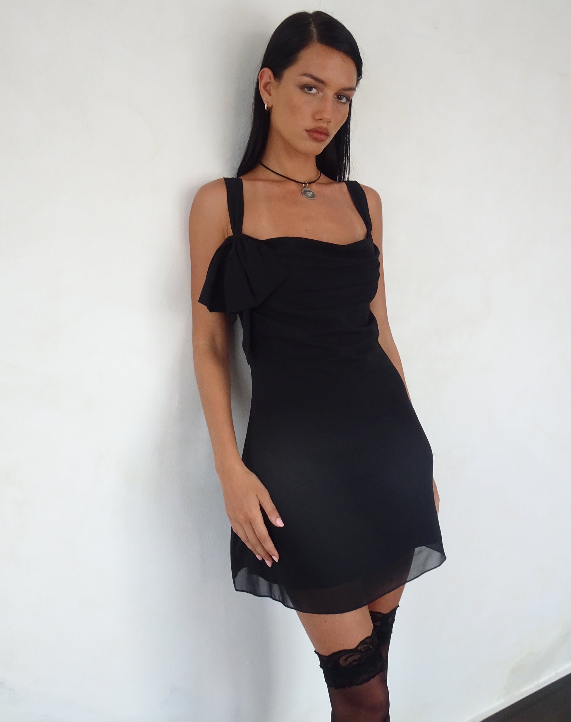 Imagen de Coraline Minivestido con lazo en gasa negra