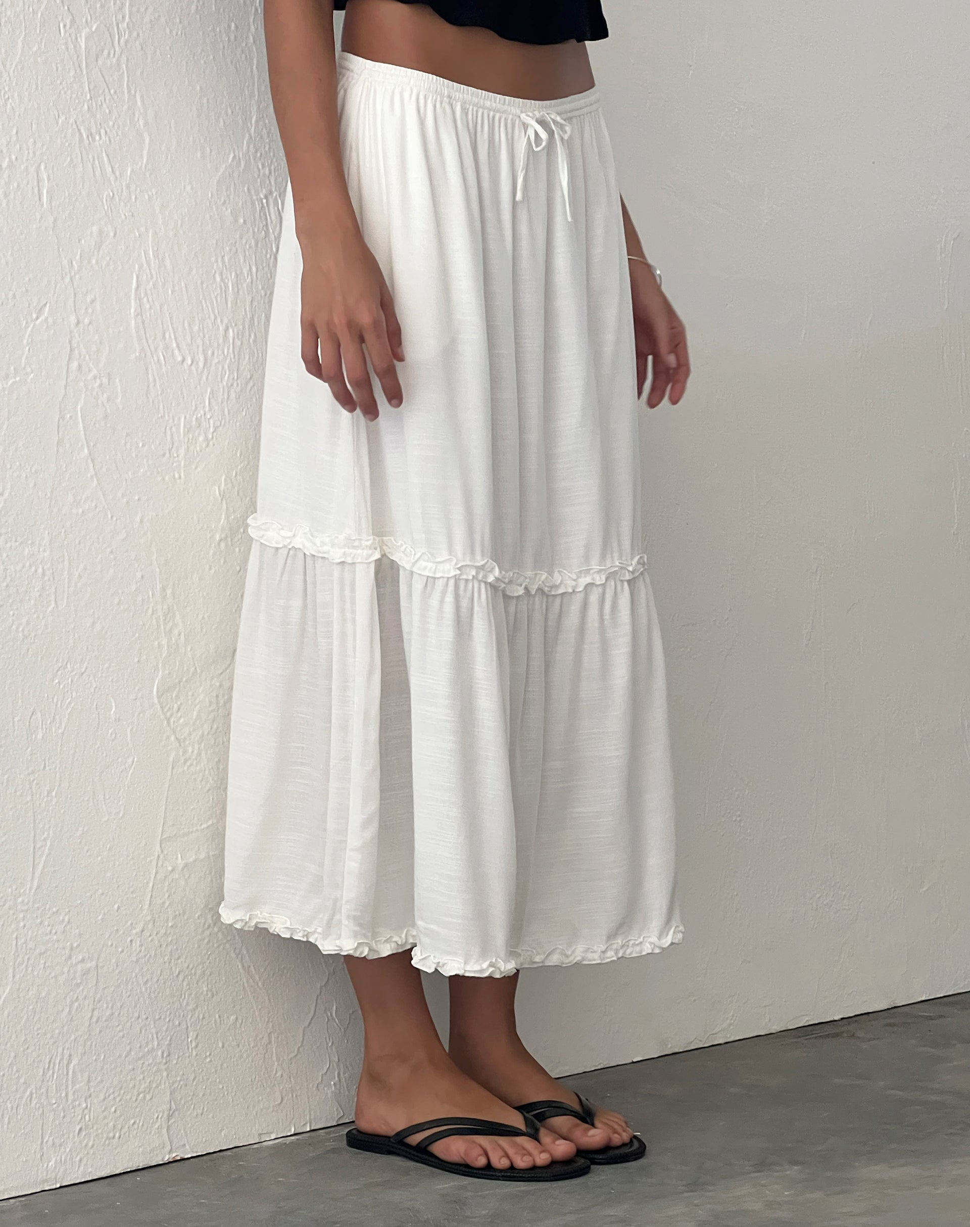 Imagen de la falda Iyana Midi en blanco roto