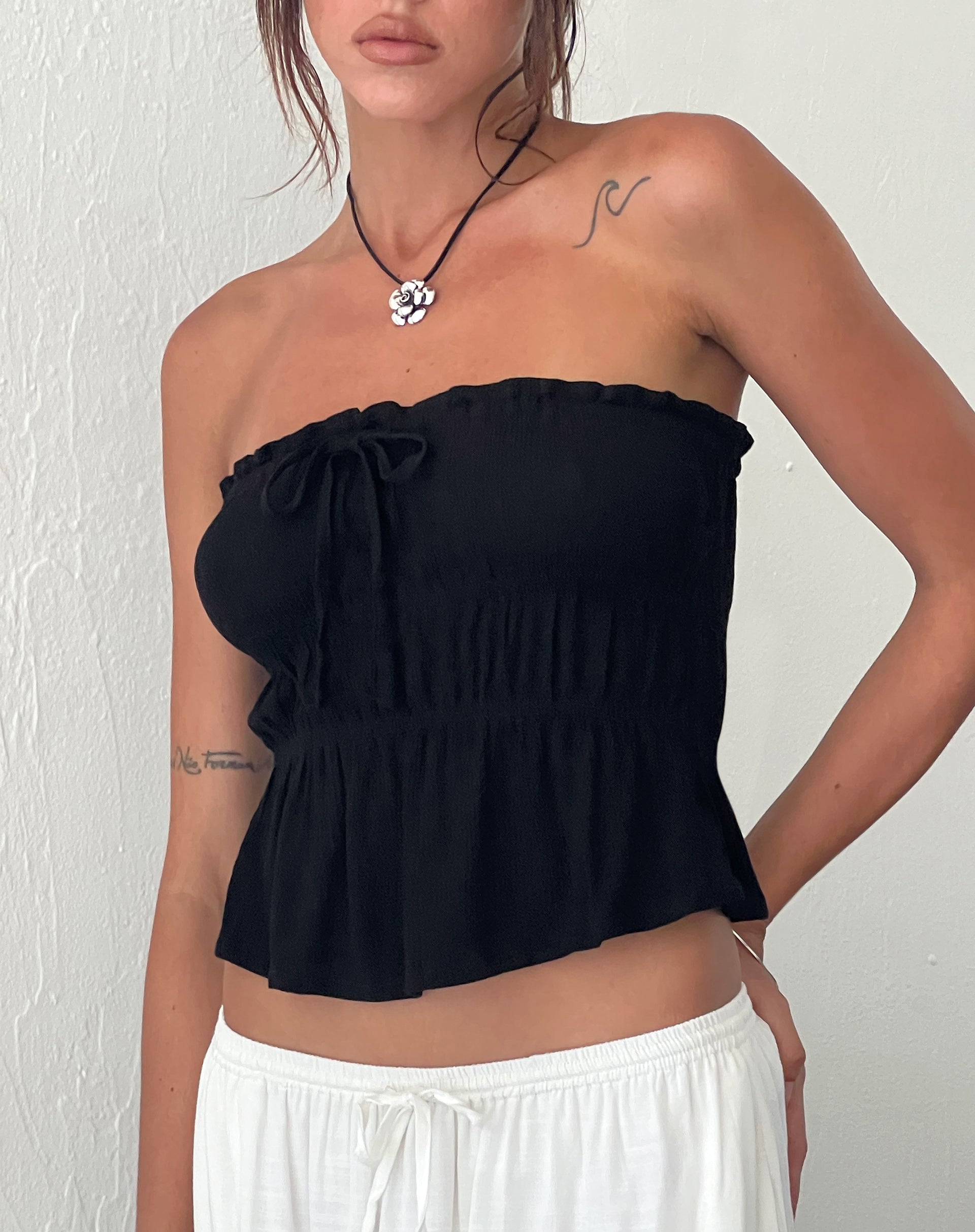 imagen de Cove Bandeau Top en Crinkle Black