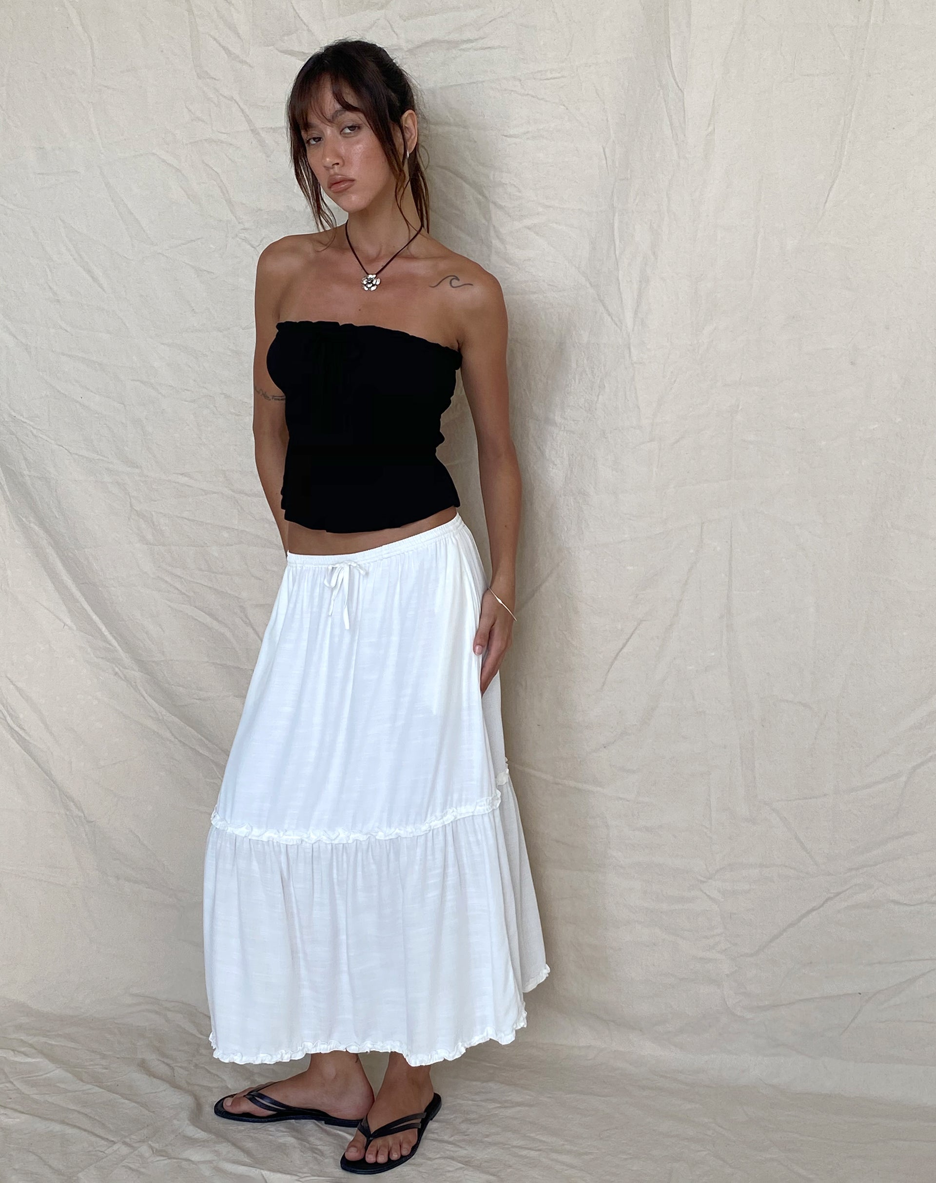 Imagen de la falda Iyana Midi en blanco roto
